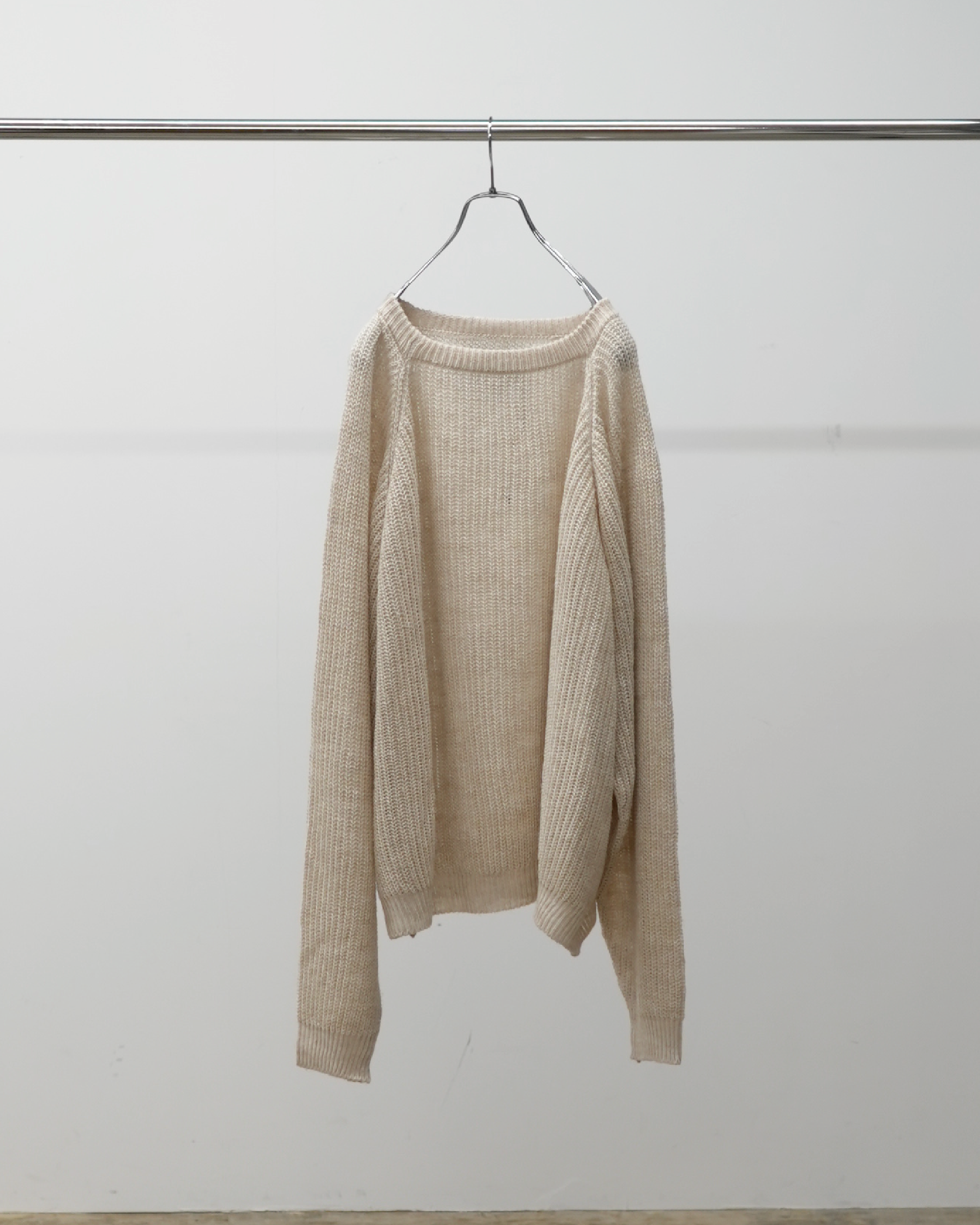 SQUQRE NECK SWEATER