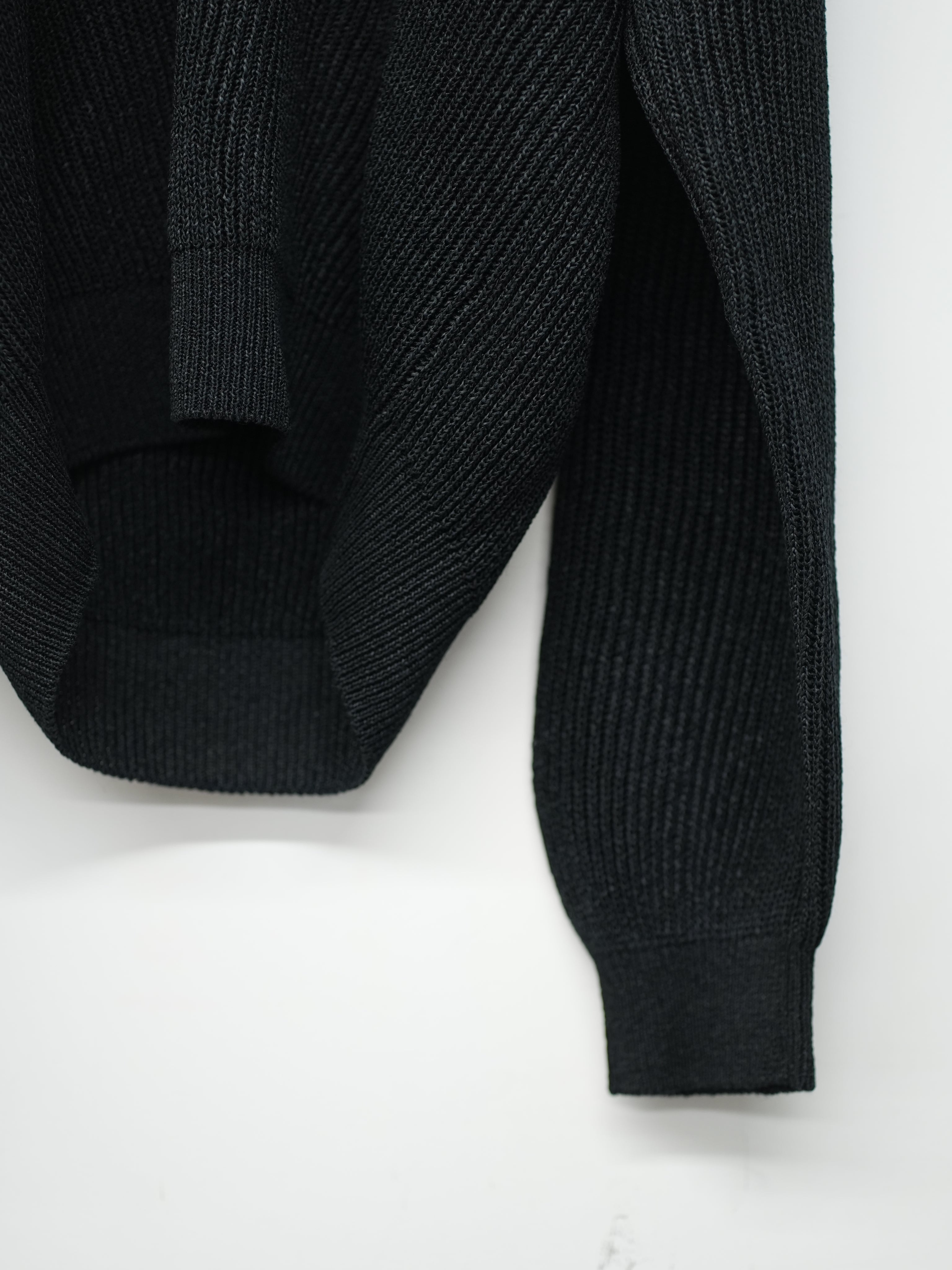 RIBBED V NECK DROPSHOULDER SWEATER(Black)