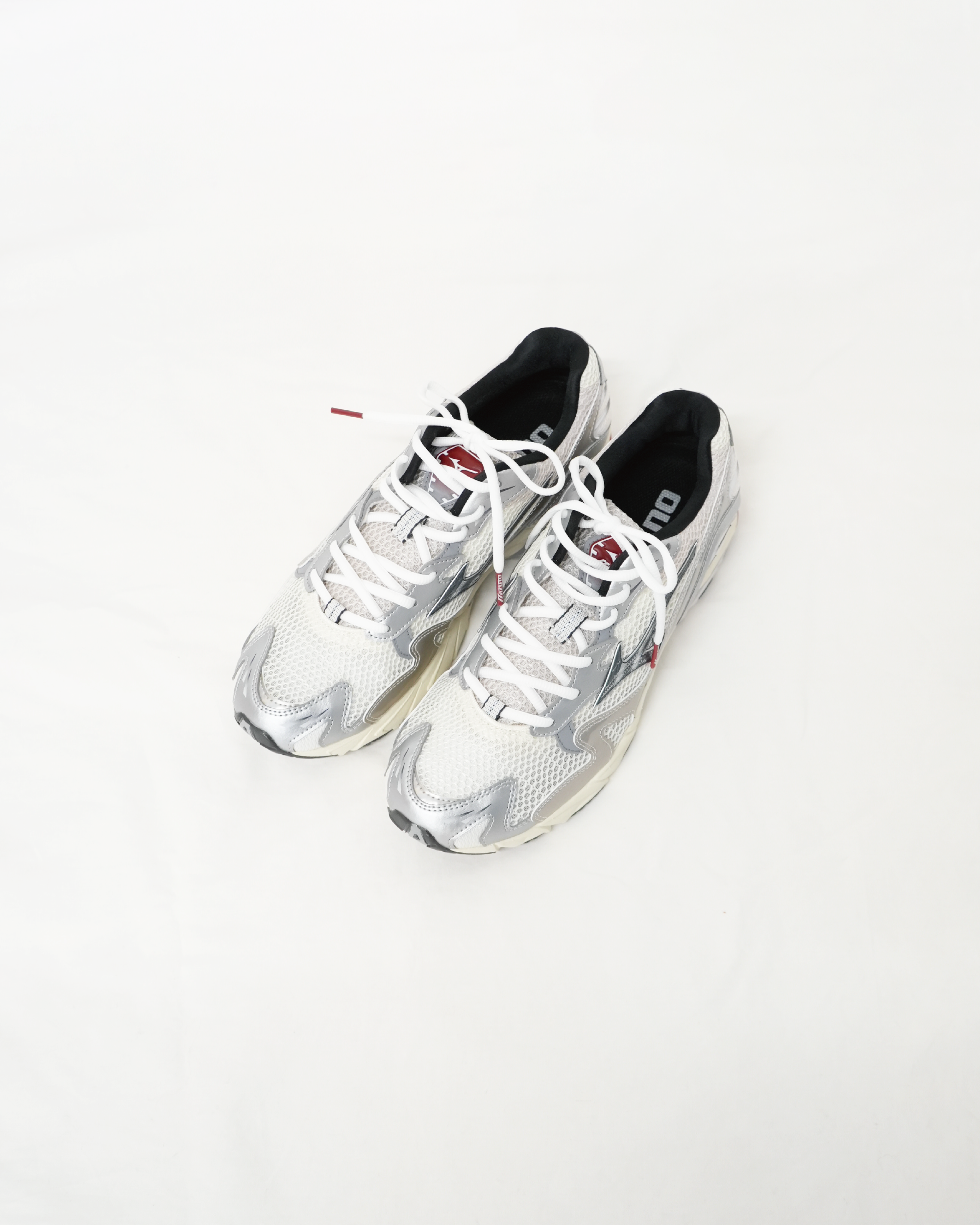 WAVERIDER10(OFF WHITE/BLACK/RED)
