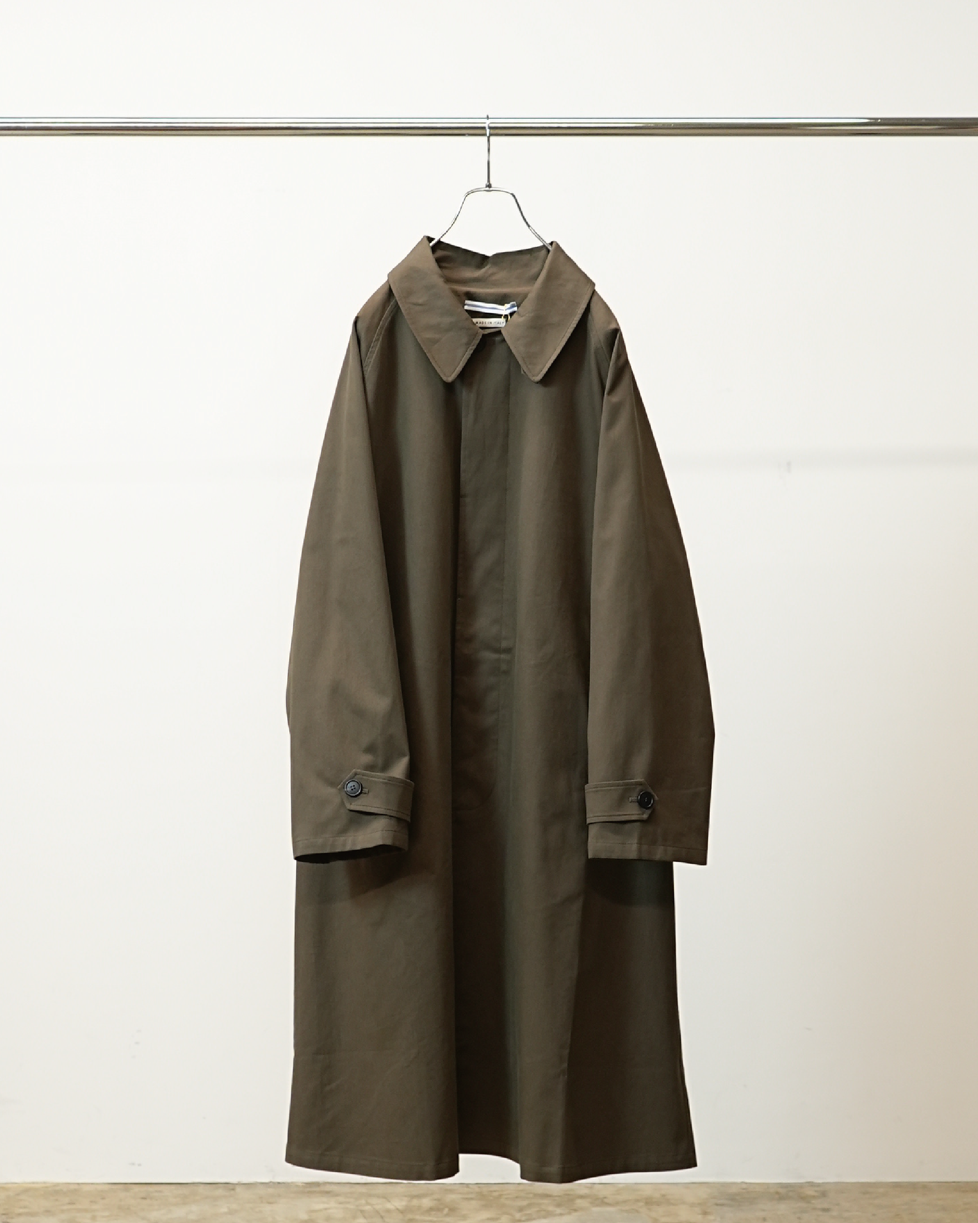 OVERSIZED RAGLAN TRENCH WITH LEATHER PATCH