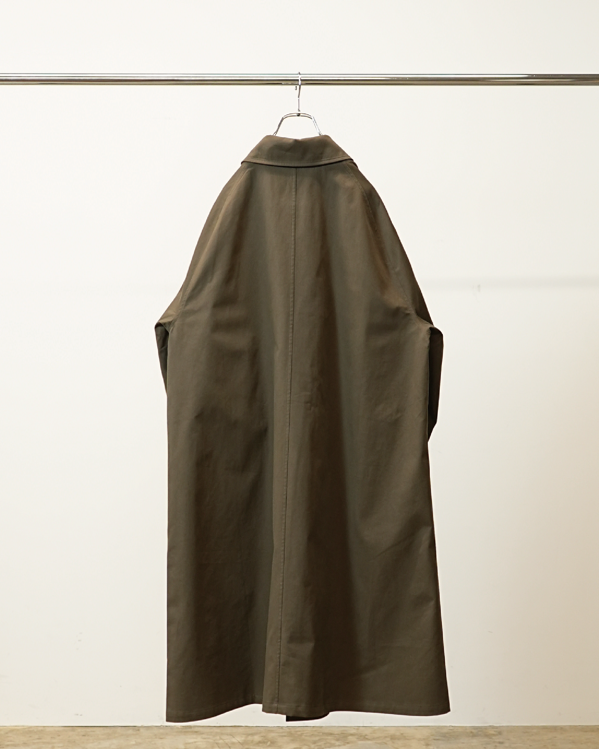 OVERSIZED RAGLAN TRENCH WITH LEATHER PATCH