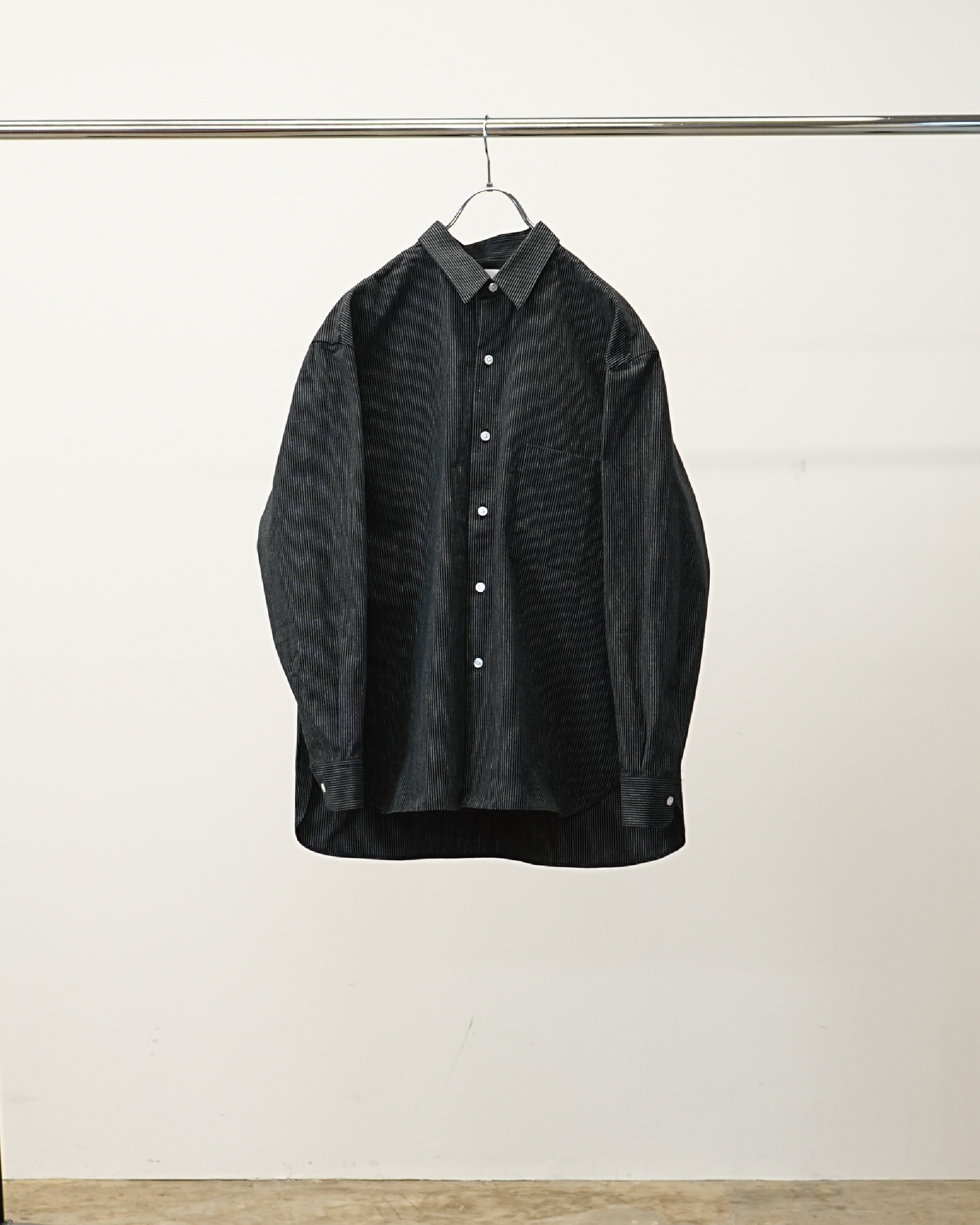 HANDMADE CLASSIC COLLAR SHIRT(BLACK WITH WHITE STRIPES)