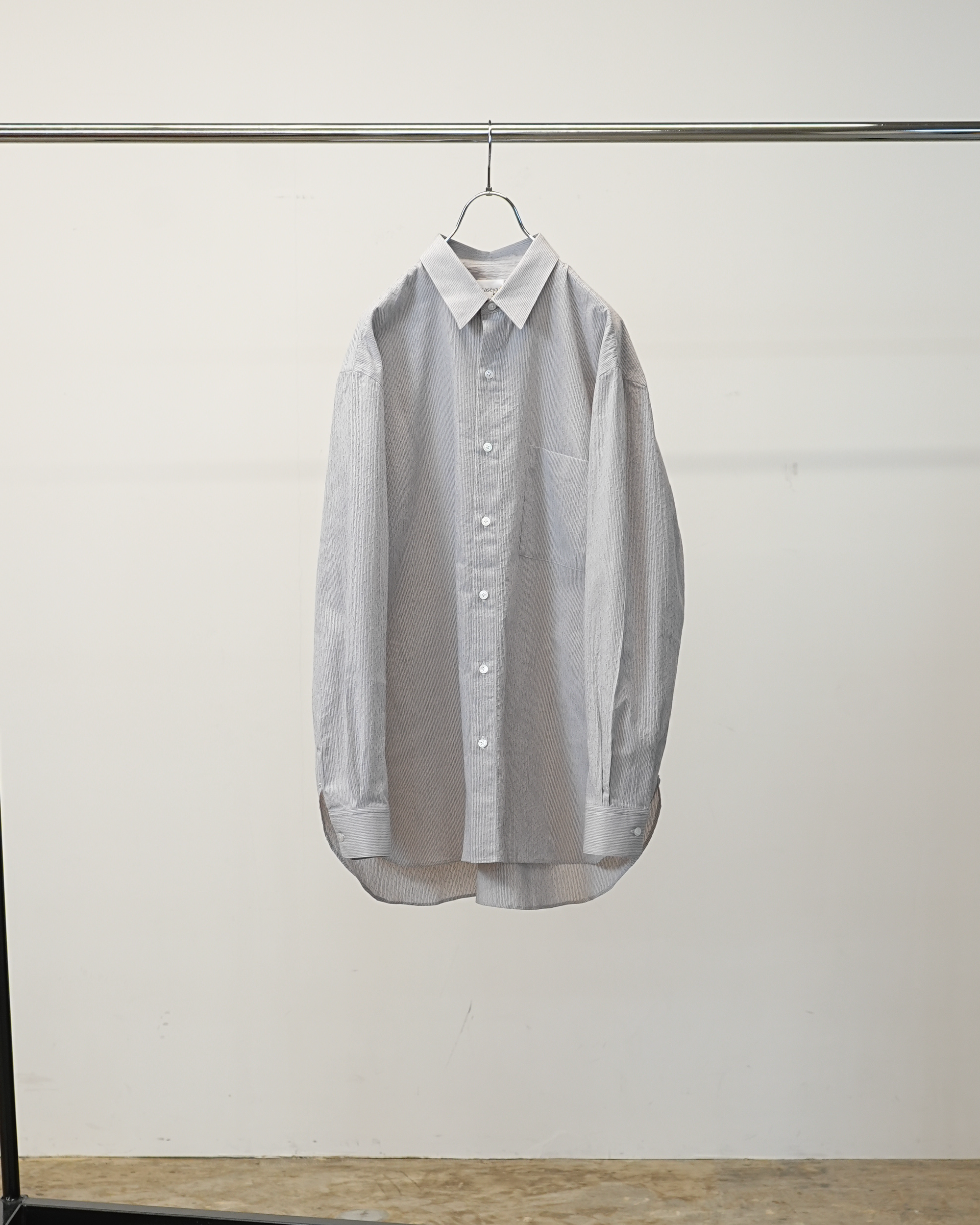 HANDMADE MEN'S CLASSIC COLLAR SHIRT(CREAM WITH BLUE CHECKS)