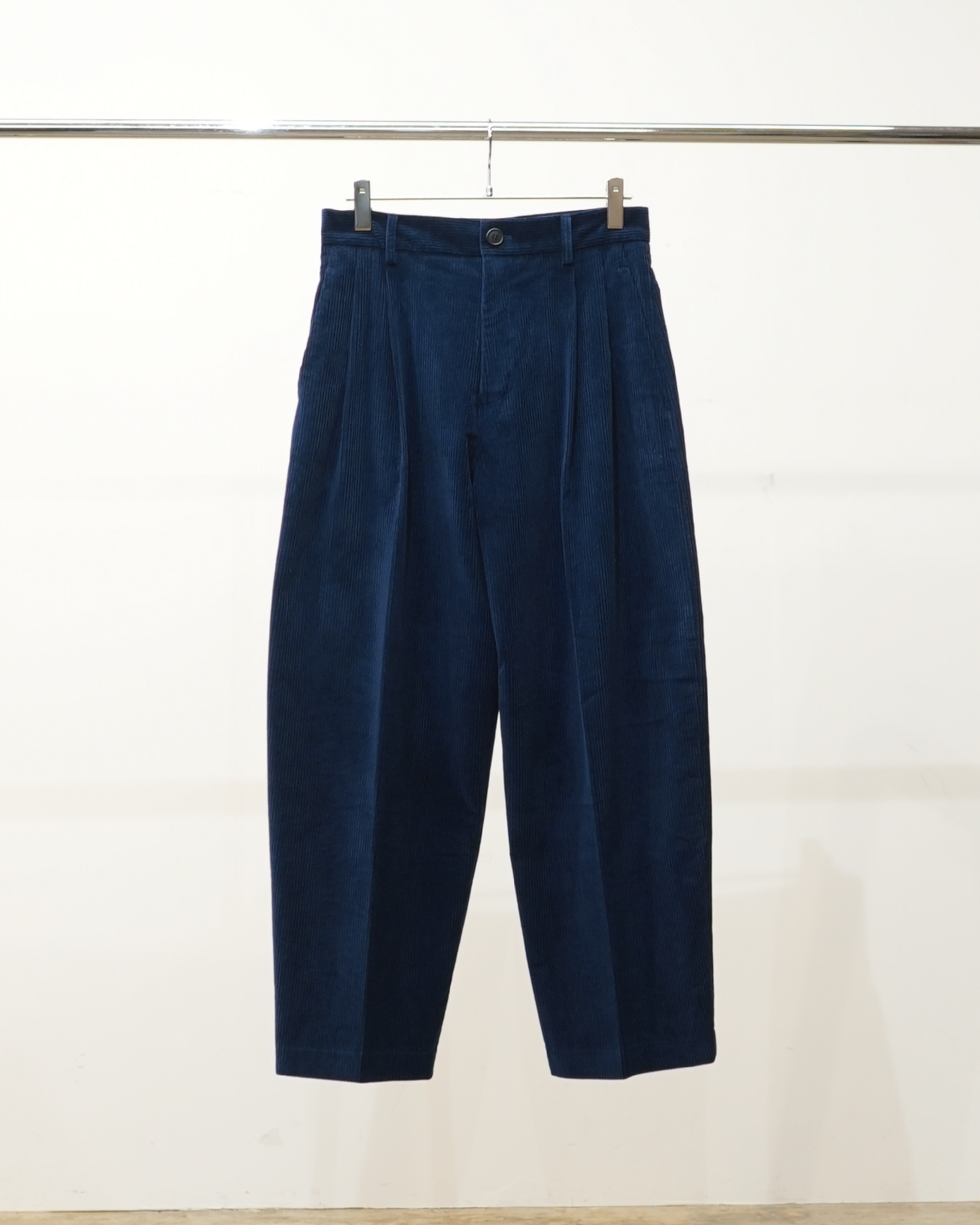 DOUBLE PLEATED WIDE PANTS(INDIGO)