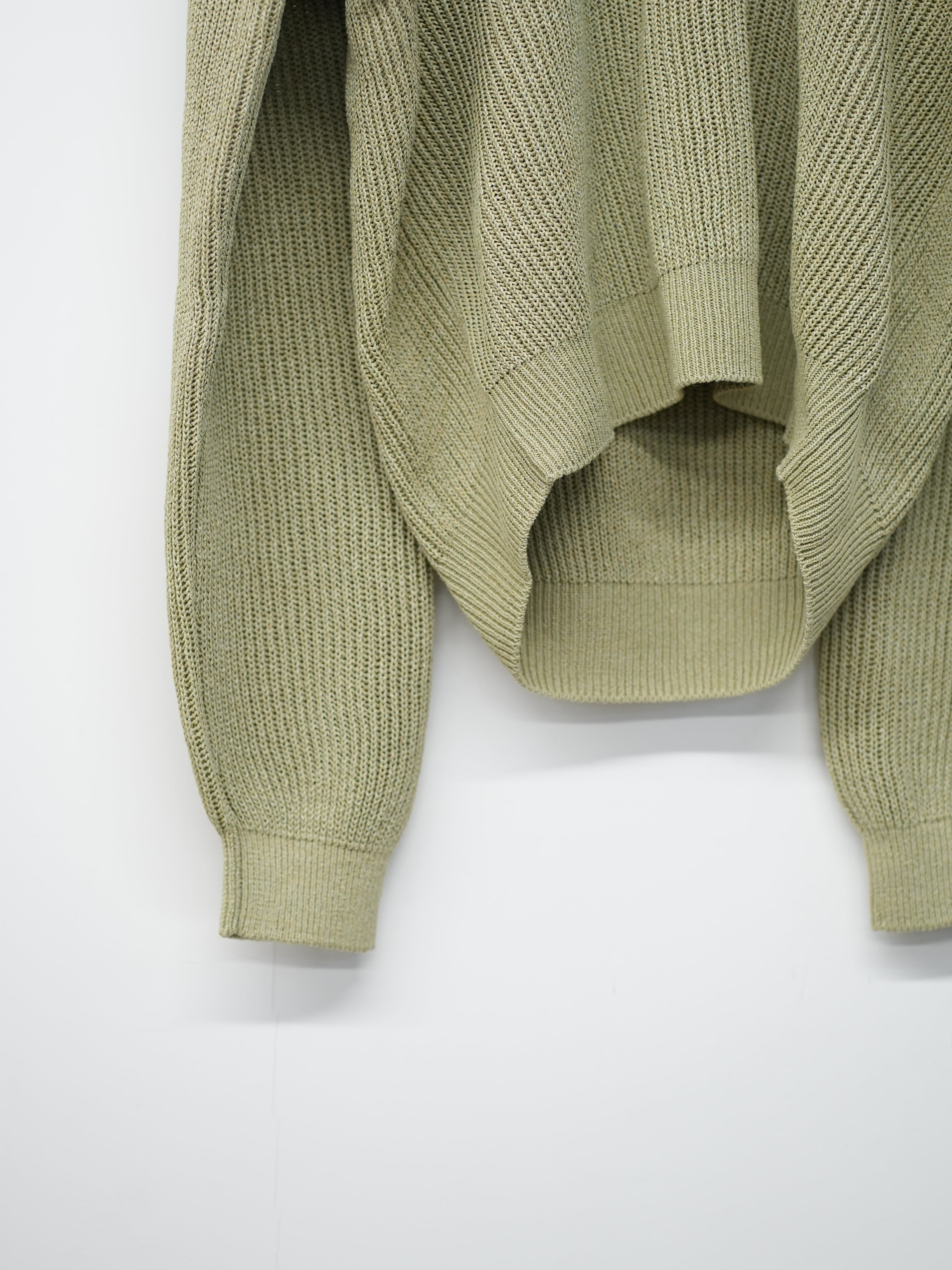 RIBBED V NECK DROPSHOULDER SWEATER(Light khaki)