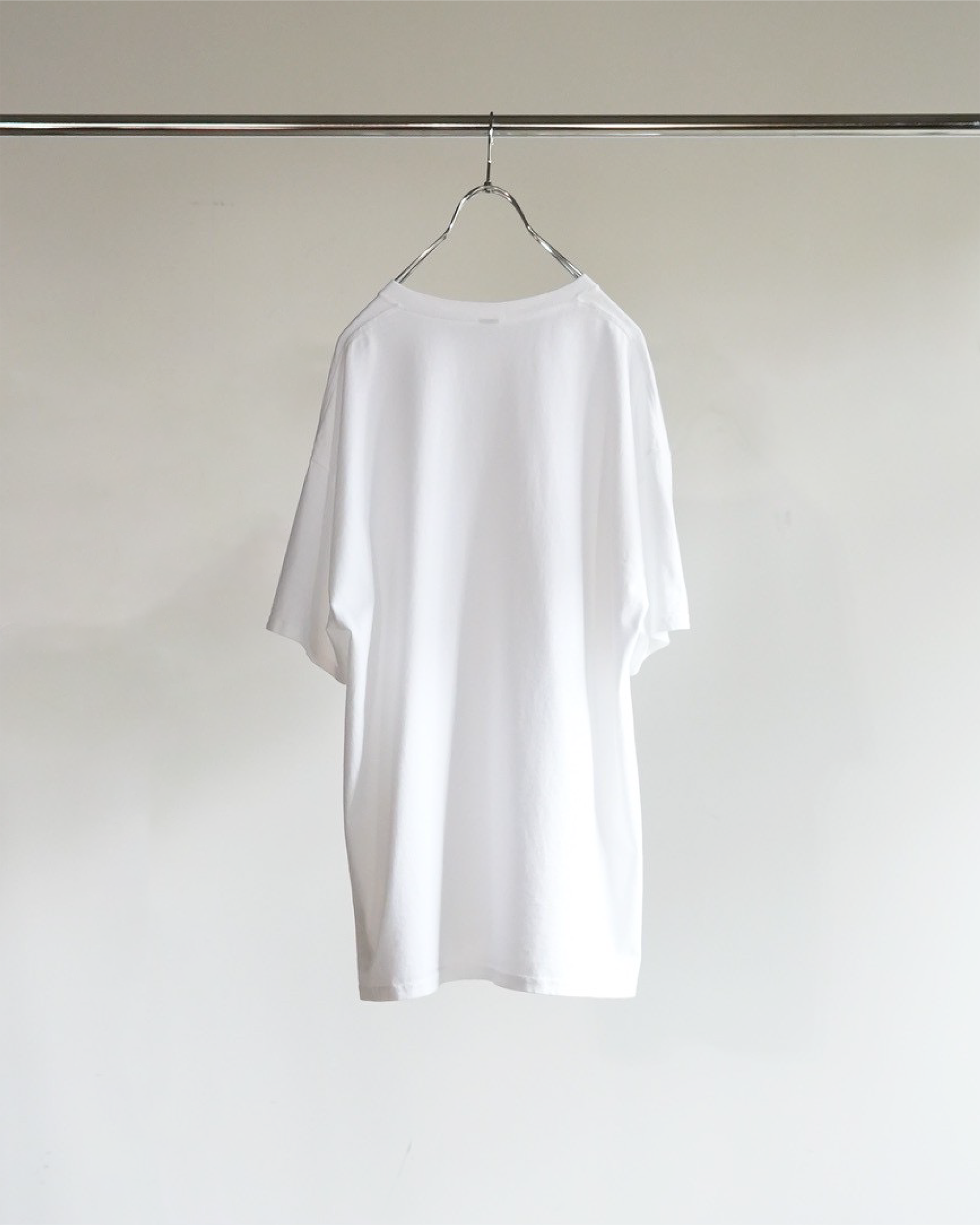 EMB SOUVENIR T-SHIRT(WHITE)