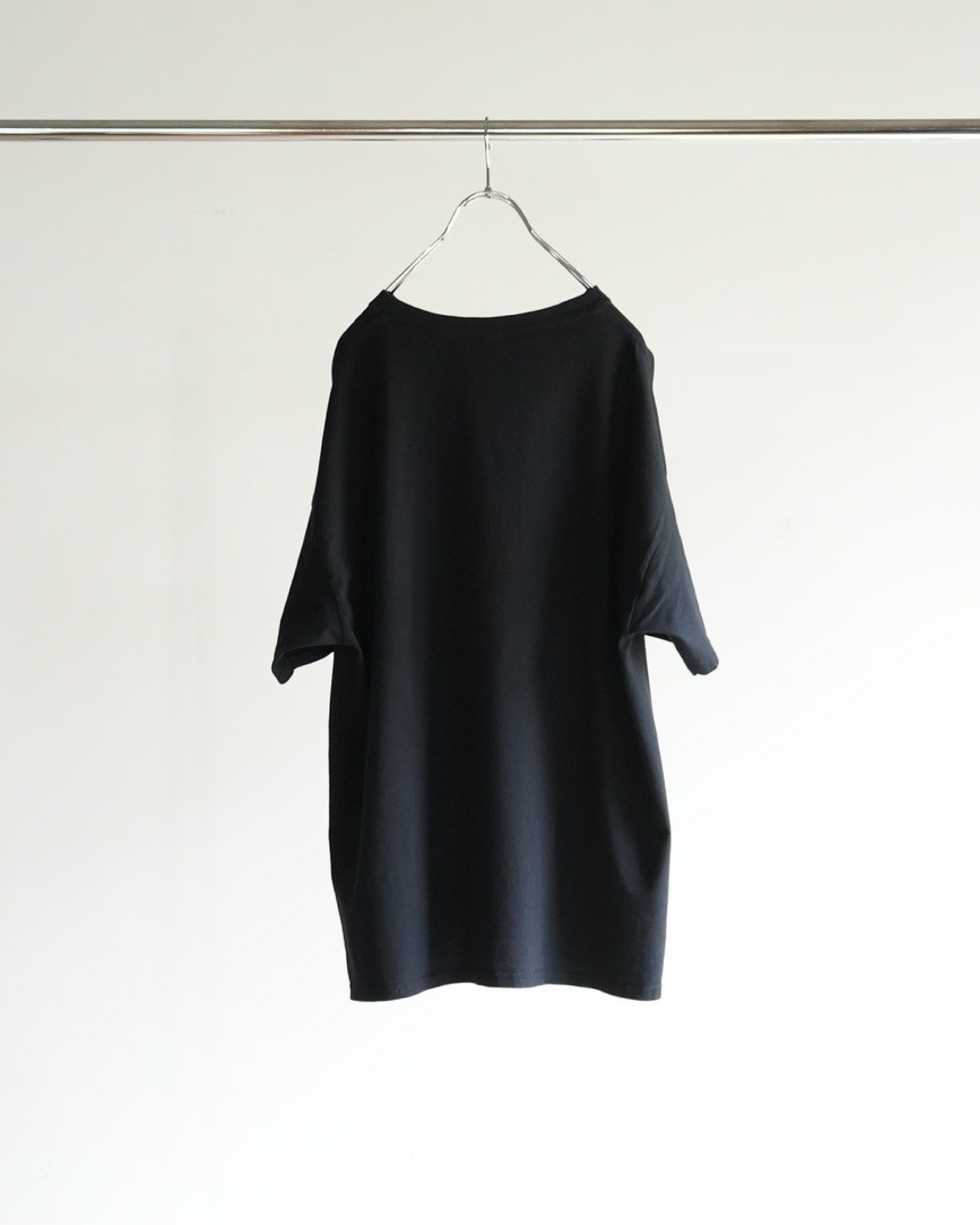 EMB SOUVENIR T-SHIRT(BLACK)