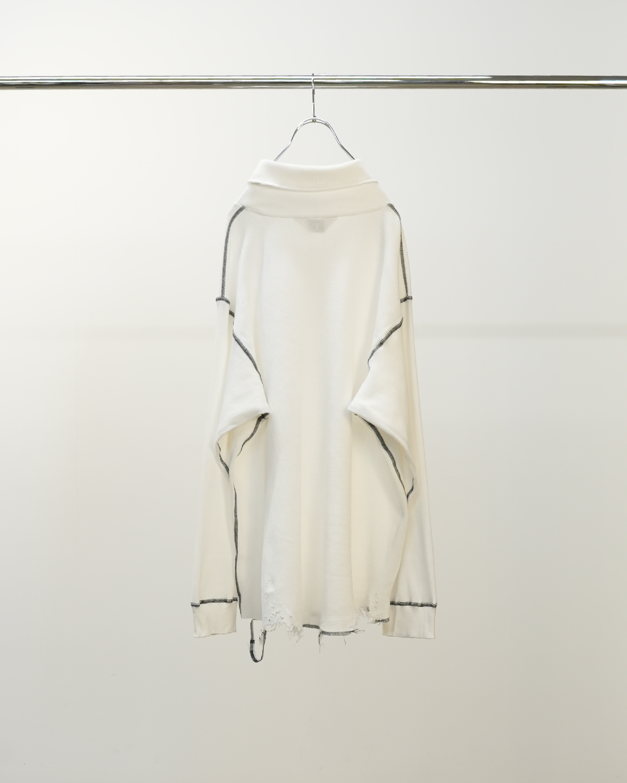 DAMAGE WAFFLE HI-NECK LS T-SHIRT(WHITE)