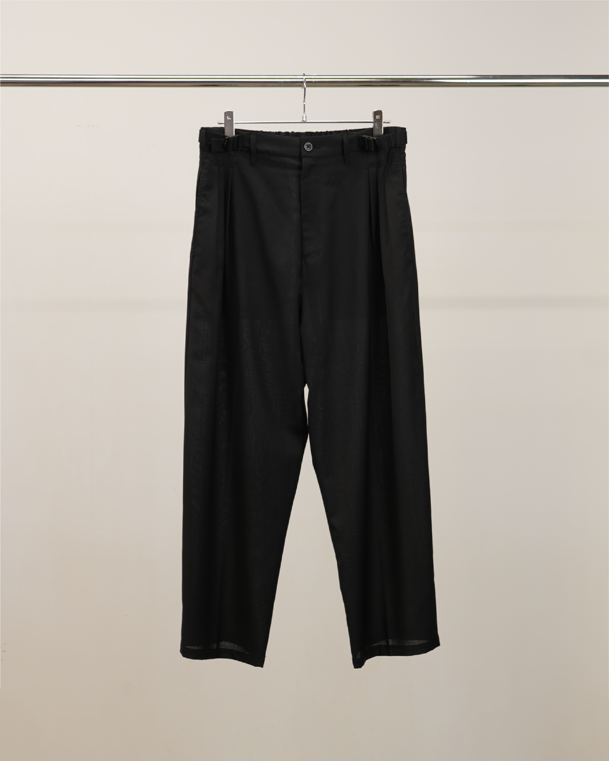 BELTED WOOL SLACKS(BLACK)