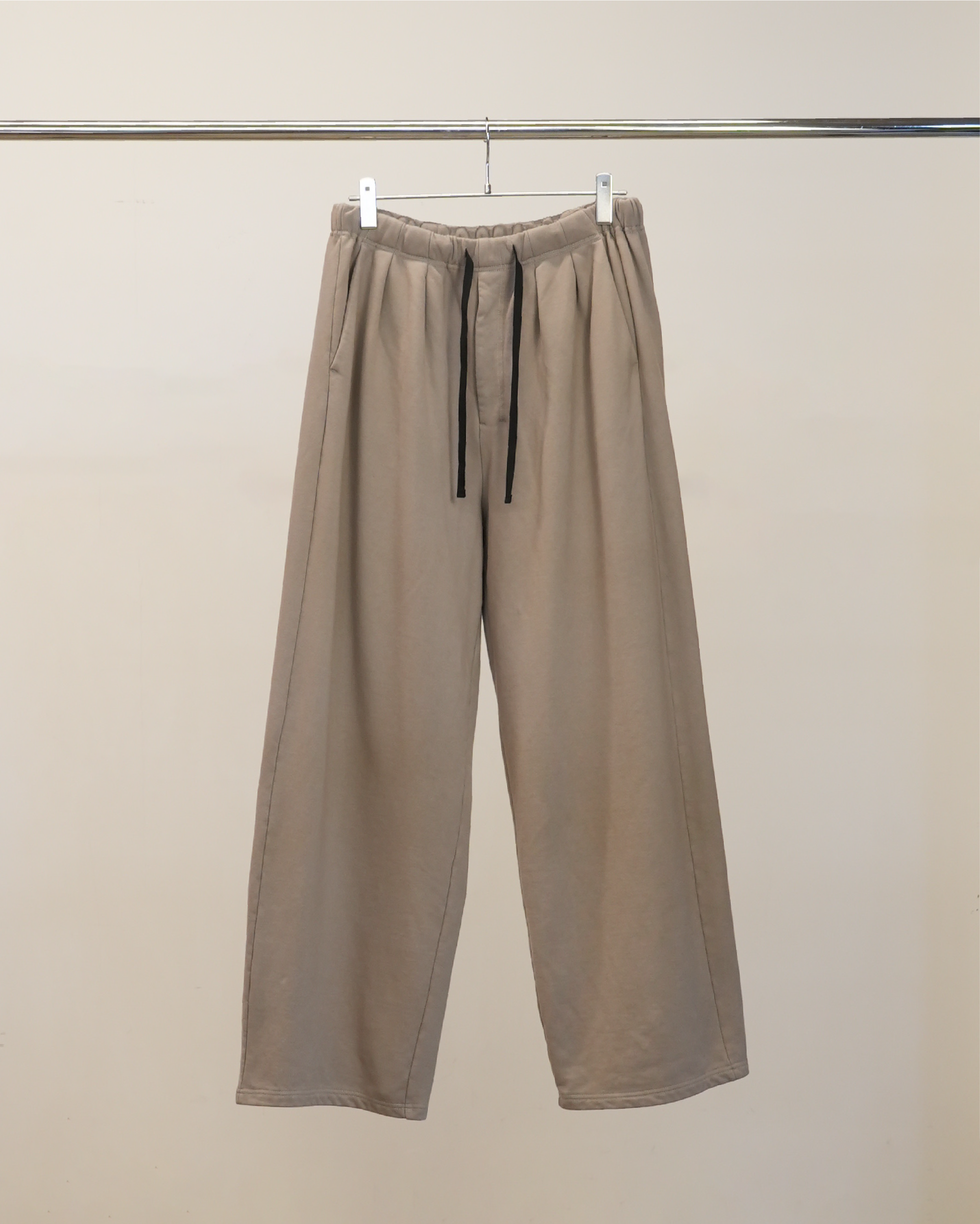 2TUCK SWEAT PANTS(GREIGE)