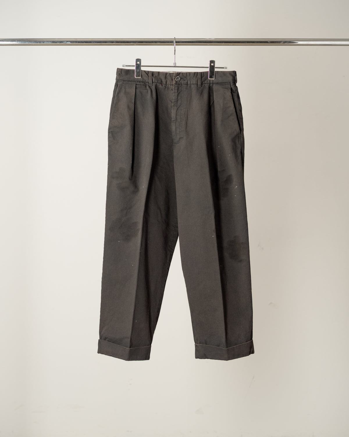 DOUBLE-CUFF CHINO PANTS(BLACK)
