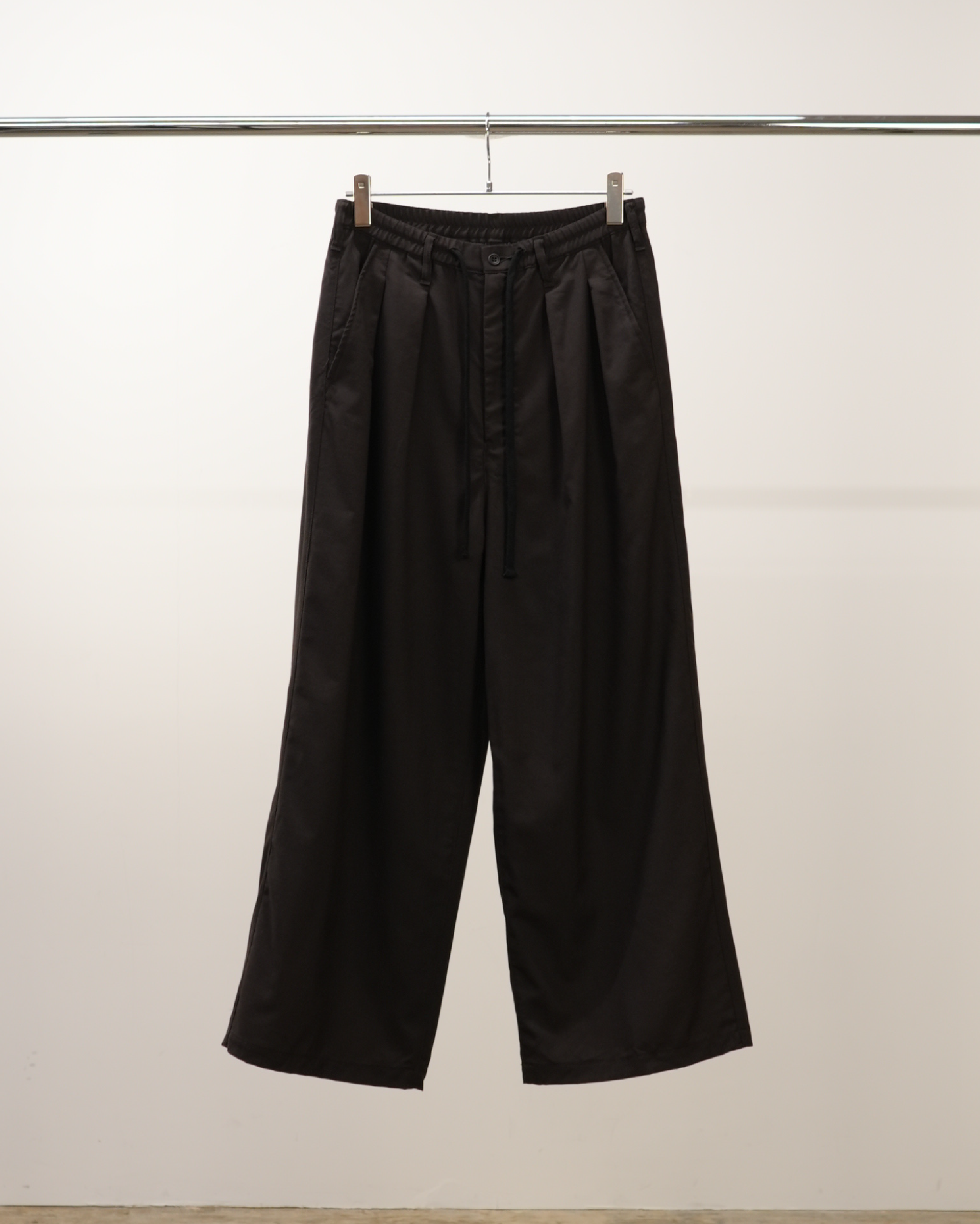WOOL CALMSSKIN TUCK EASY SLACKS(BROWN)