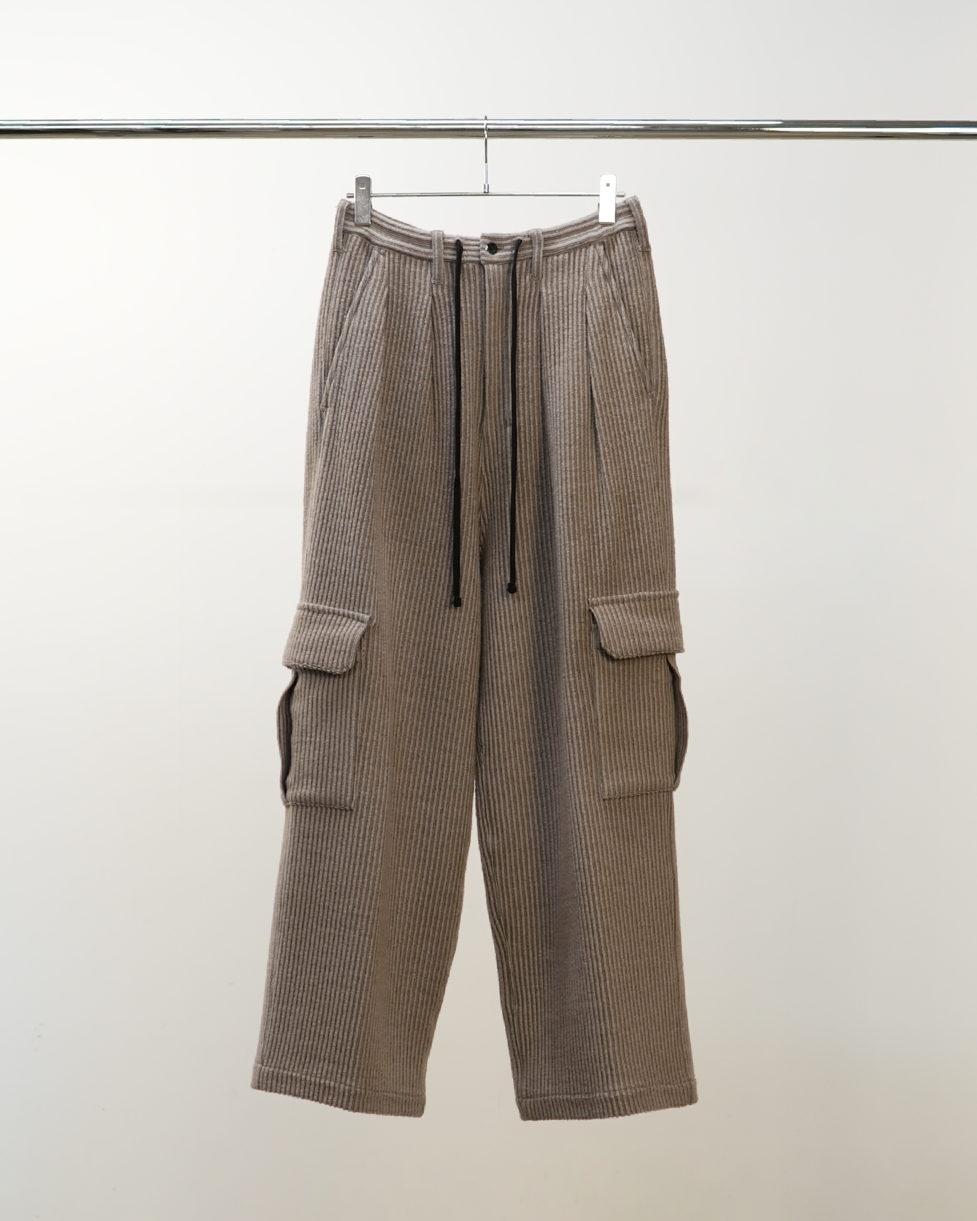 WOOL CORDUROY CARGO SLACKS(SAND)
