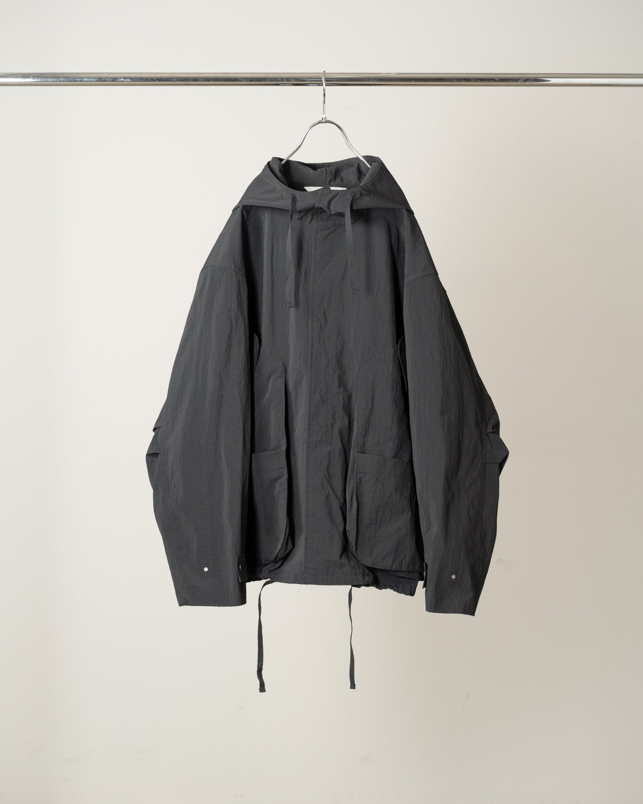 WRINKLED NYLON OVER HOODIE(BLACK)