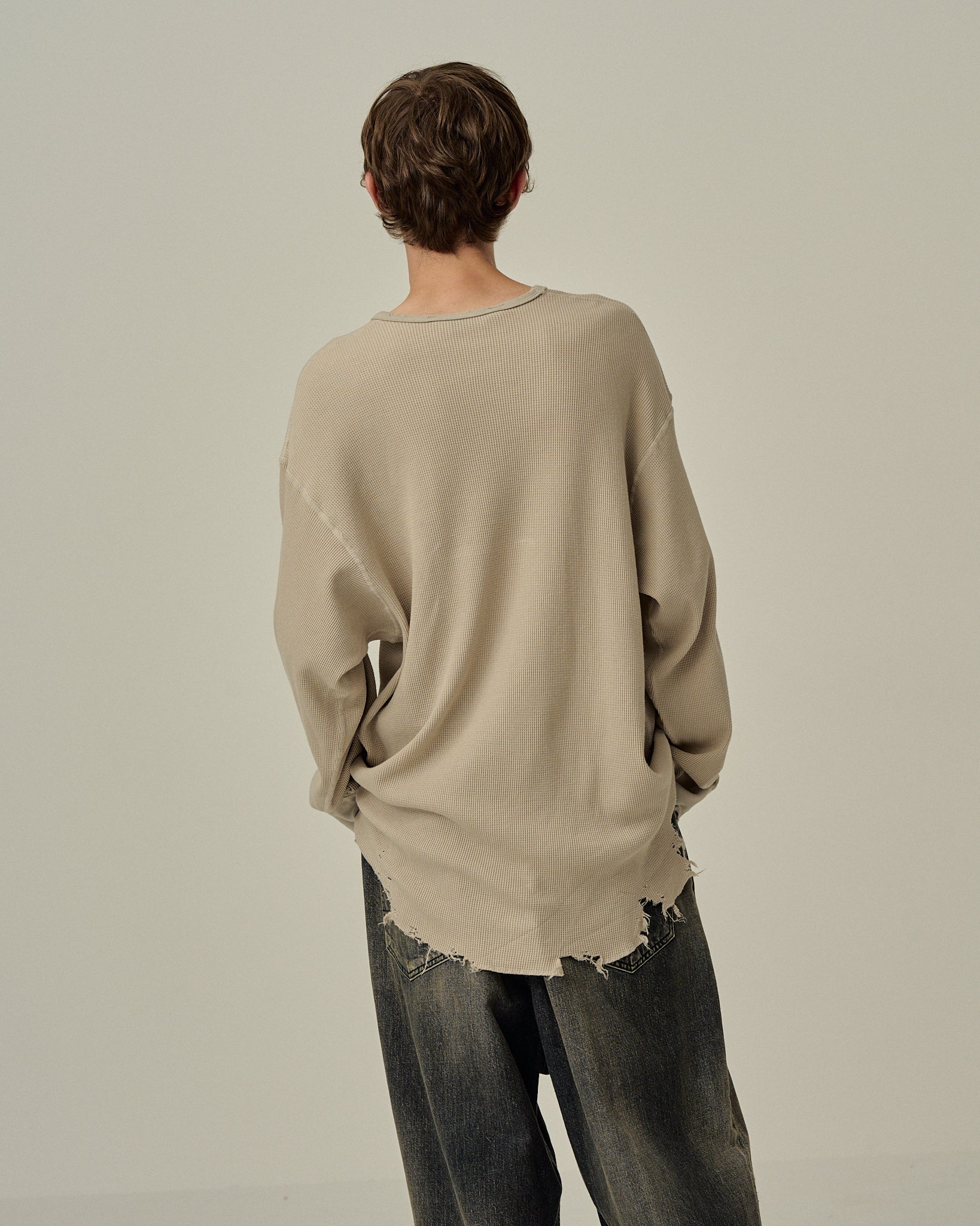 DAMAGE WAFFLE CREW LS T-SHIRT(GREIGE)