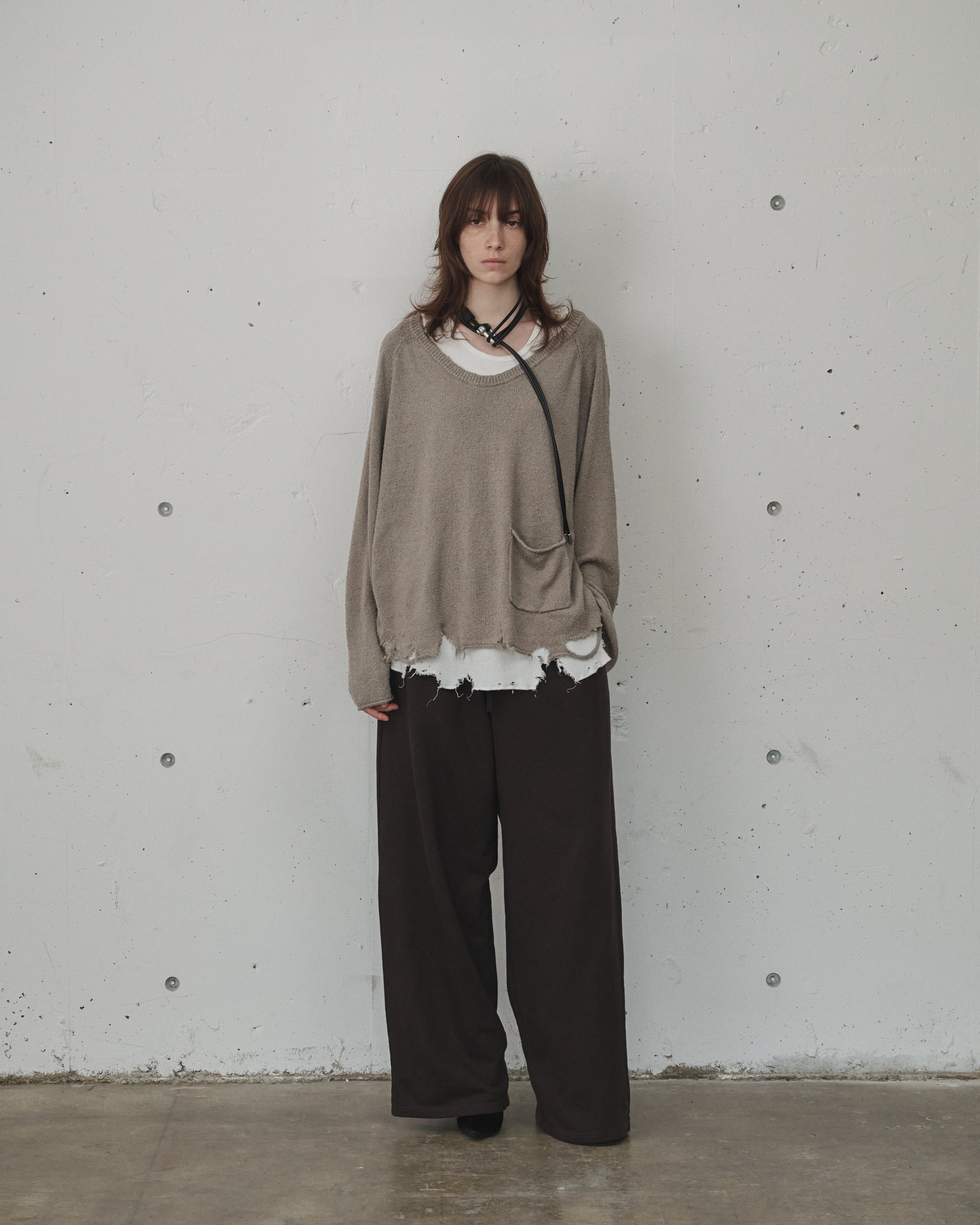 DAMAGE SILK UVNECK KNIT(GREIGE)