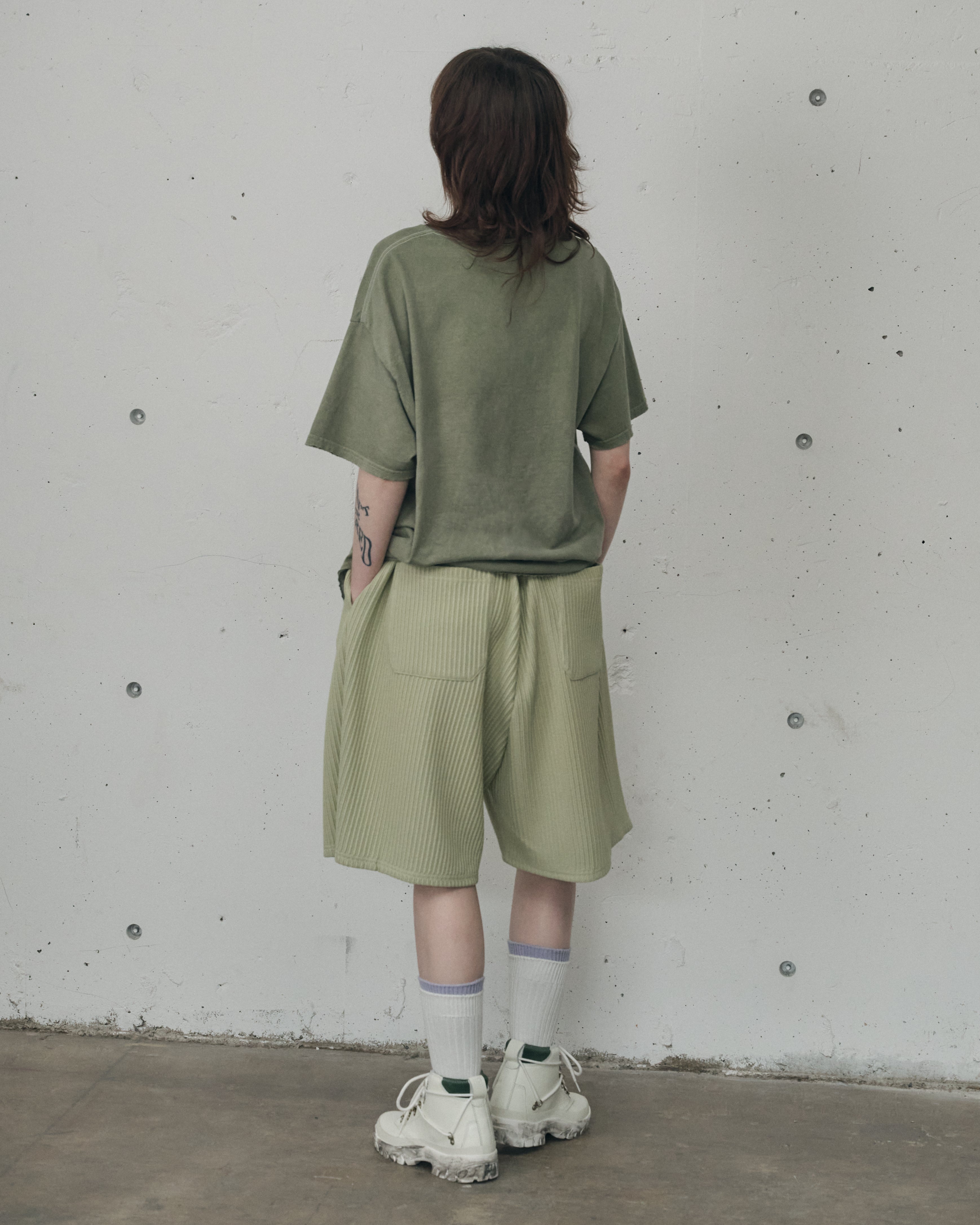 WRINKLED STRIPE TUCK SHORT PANTS(WASABI)