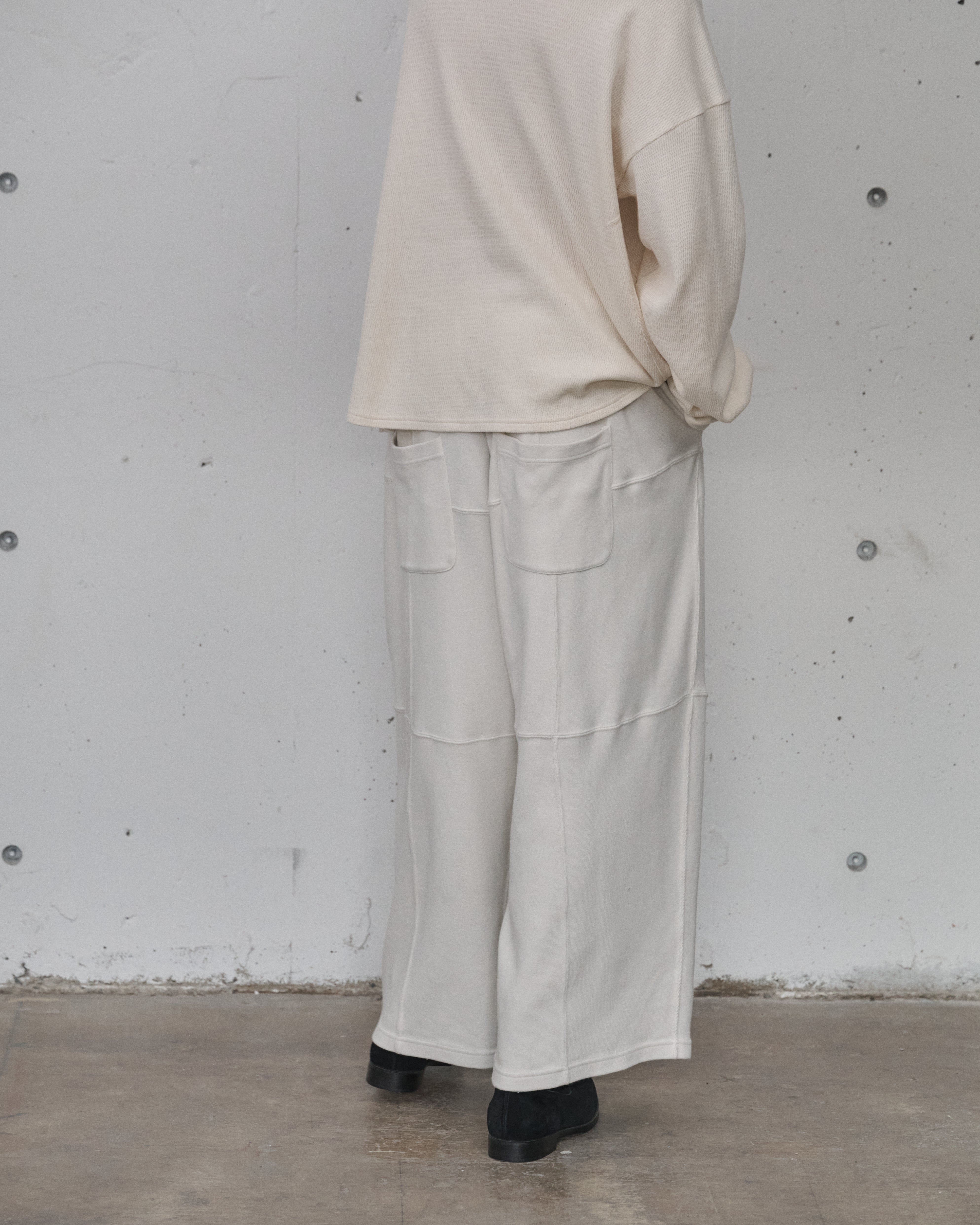 SMOOTH PANEL WIDE SLACKS(OFF)