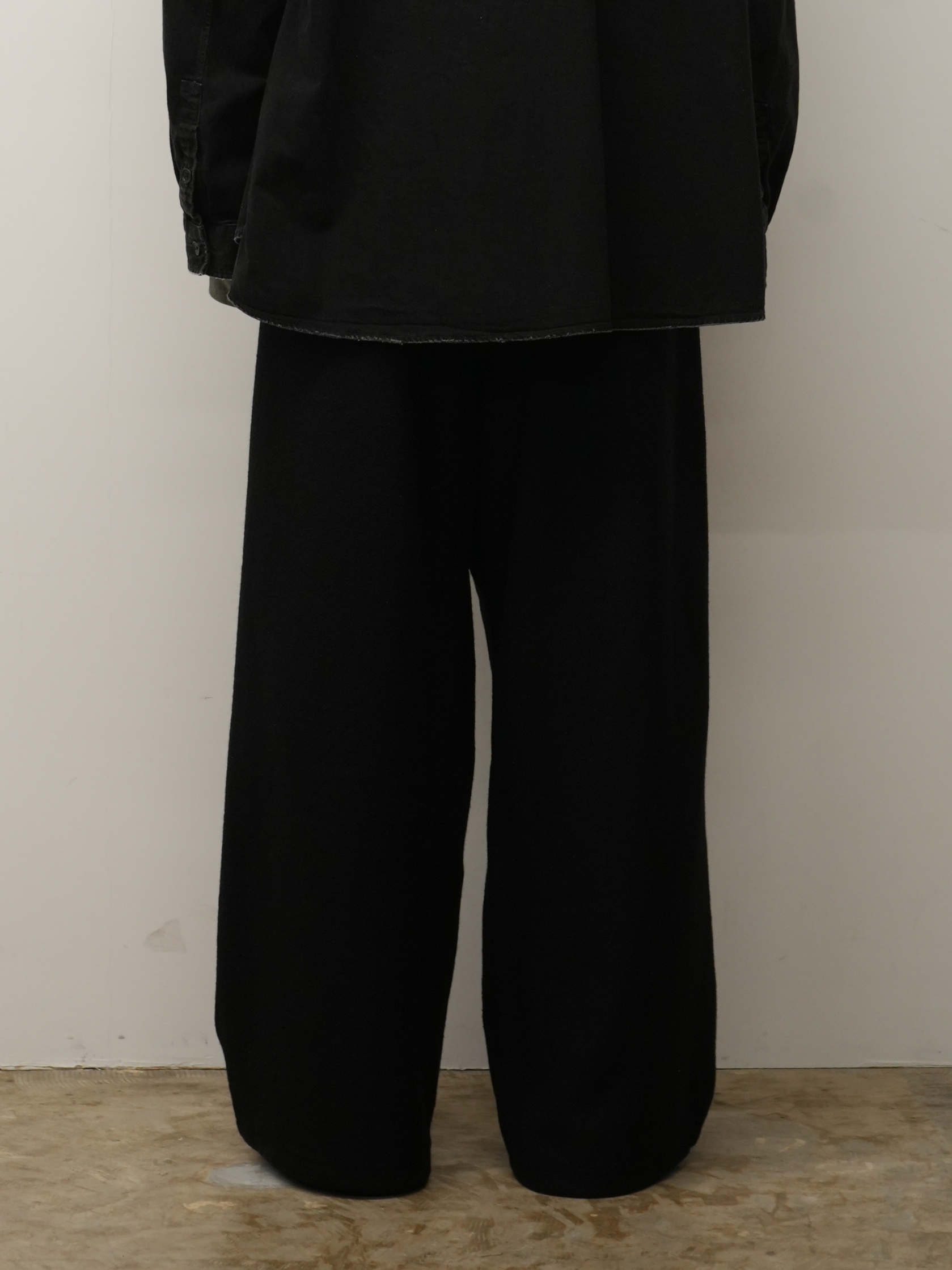 WOOL WIDE EASY TUCK SLACKS(BLACK)