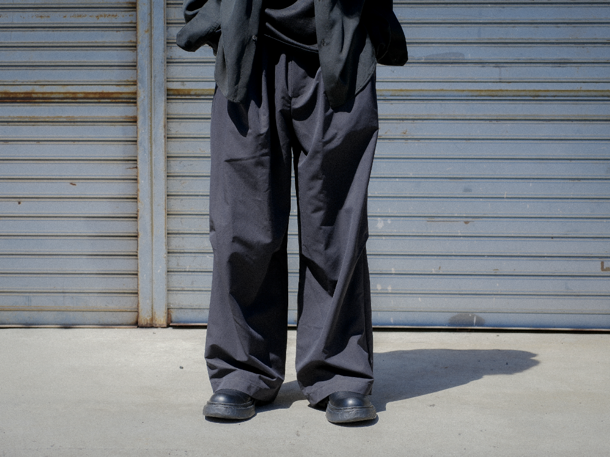 SMOOTH TAFTA DRAPE TUCK PANTS