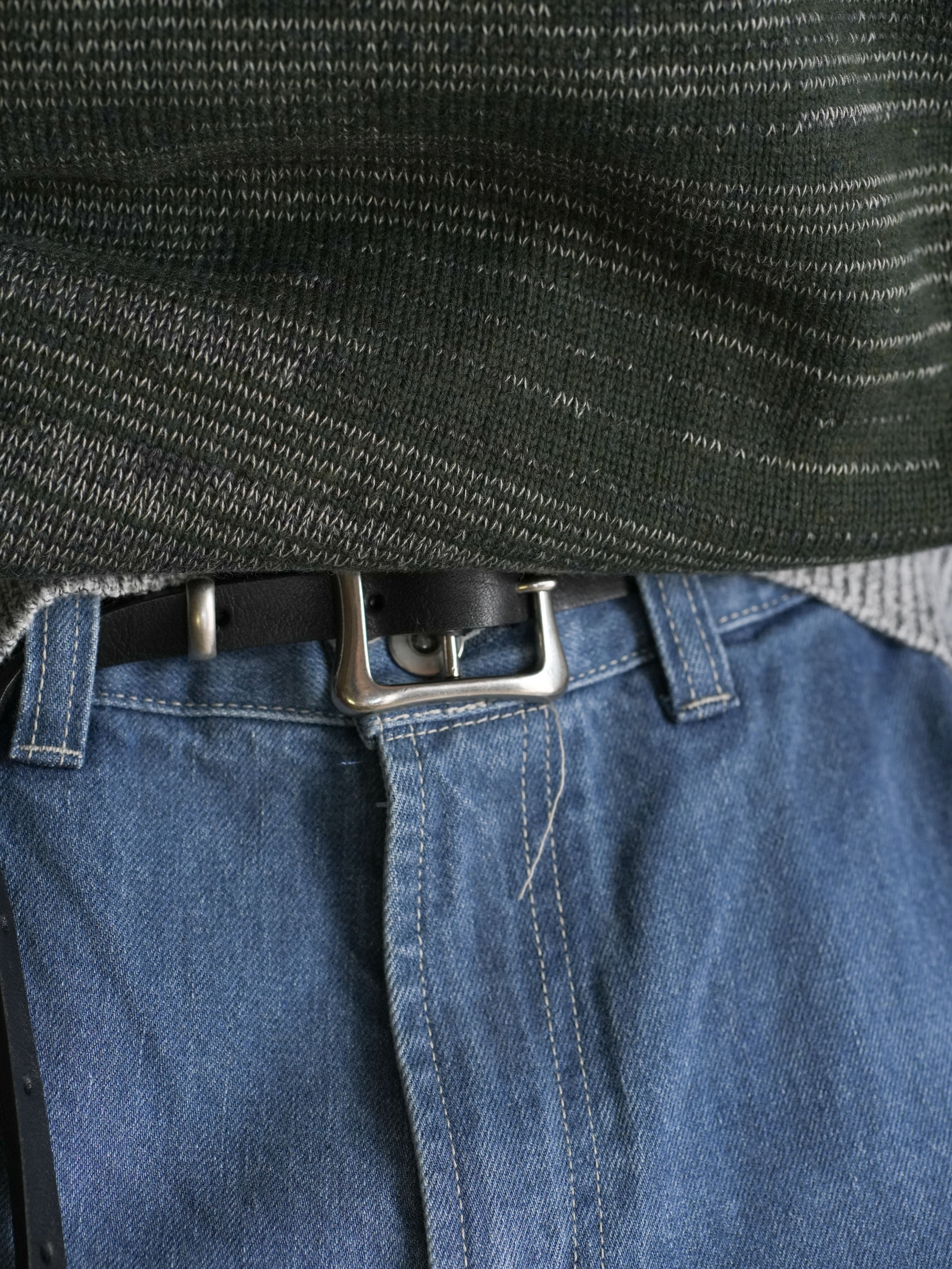 FLOATING BACKLE LEATHER BELT