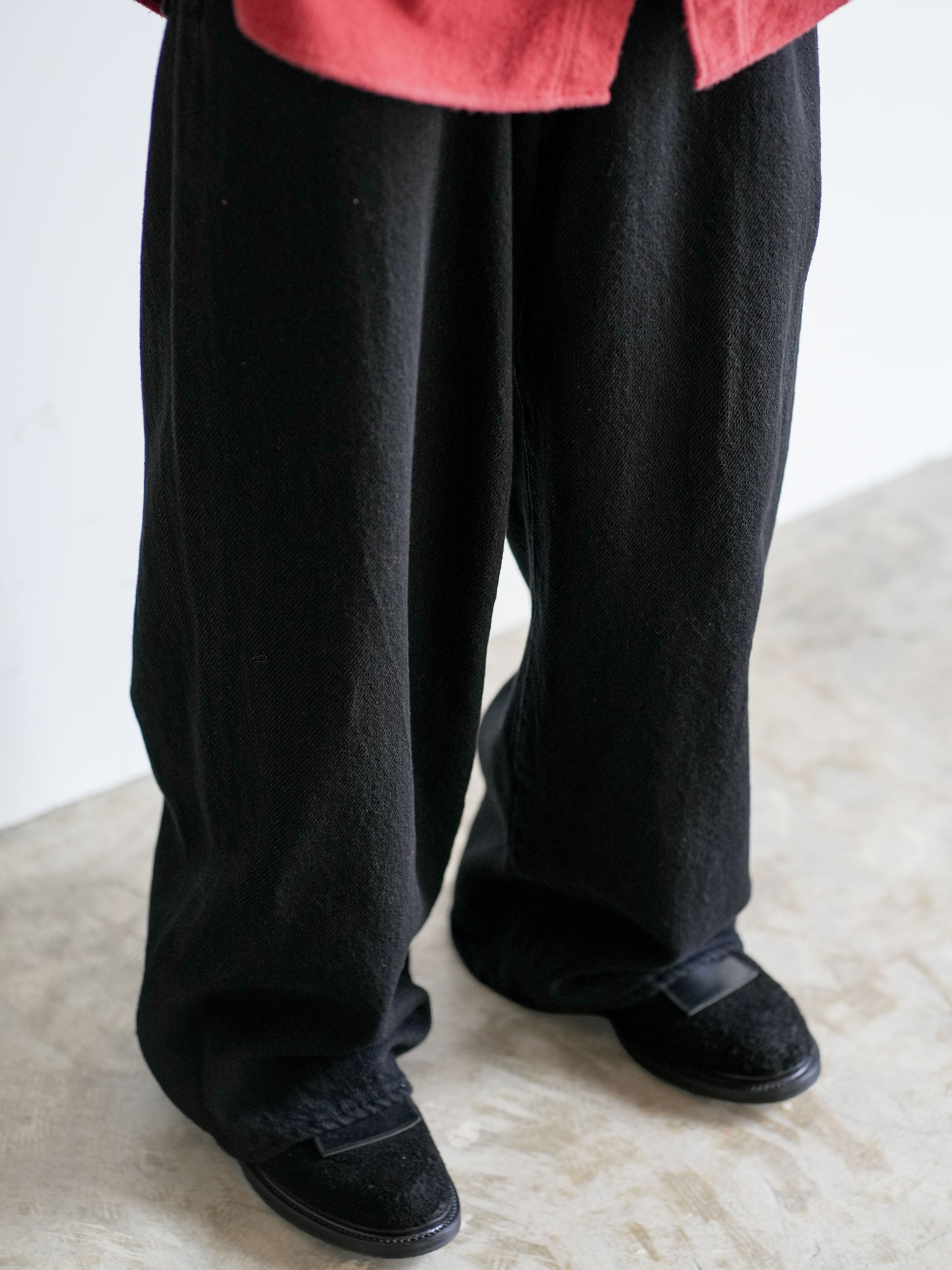 LOOSE DENIM PANTS
