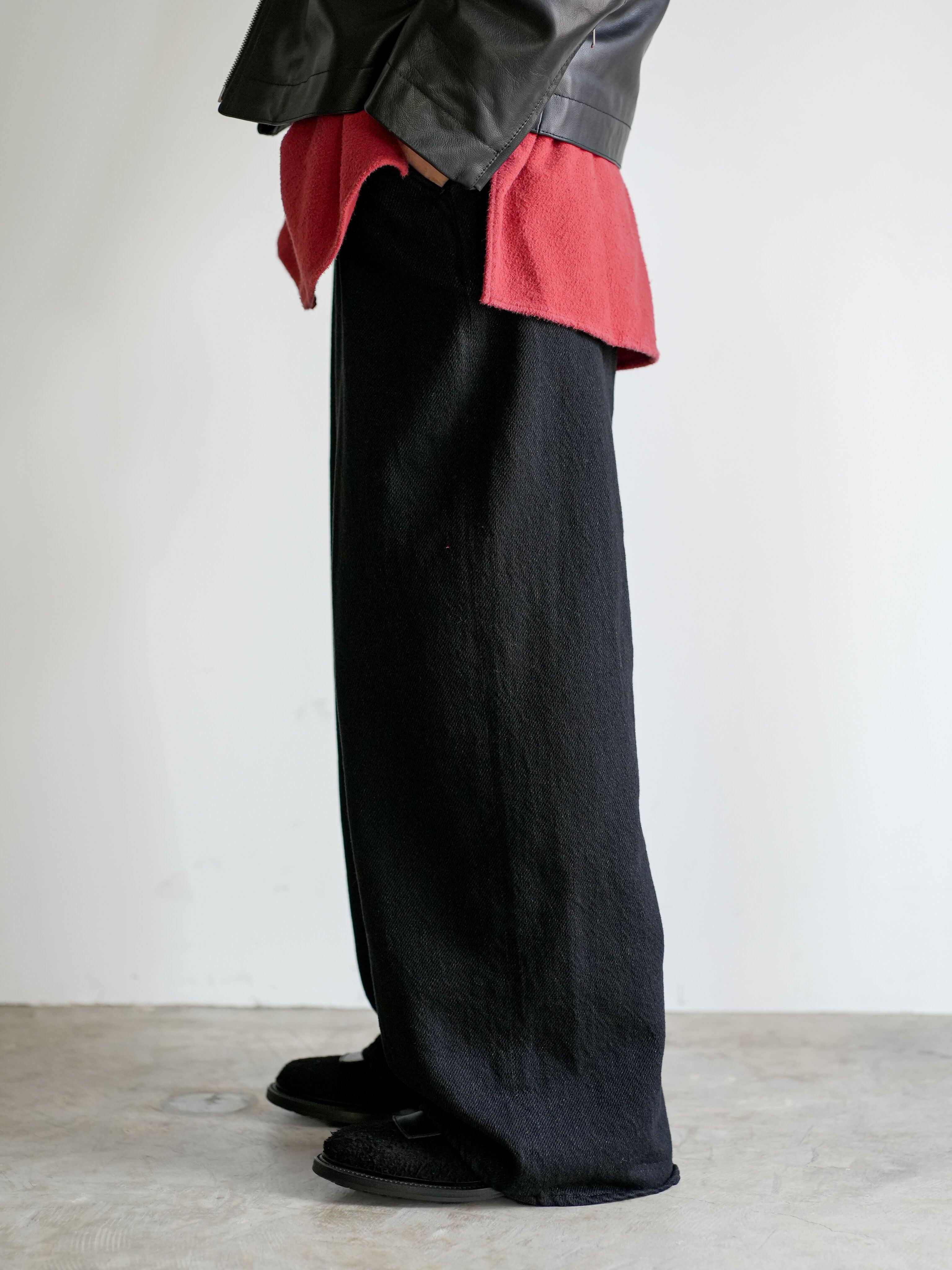 LOOSE DENIM PANTS