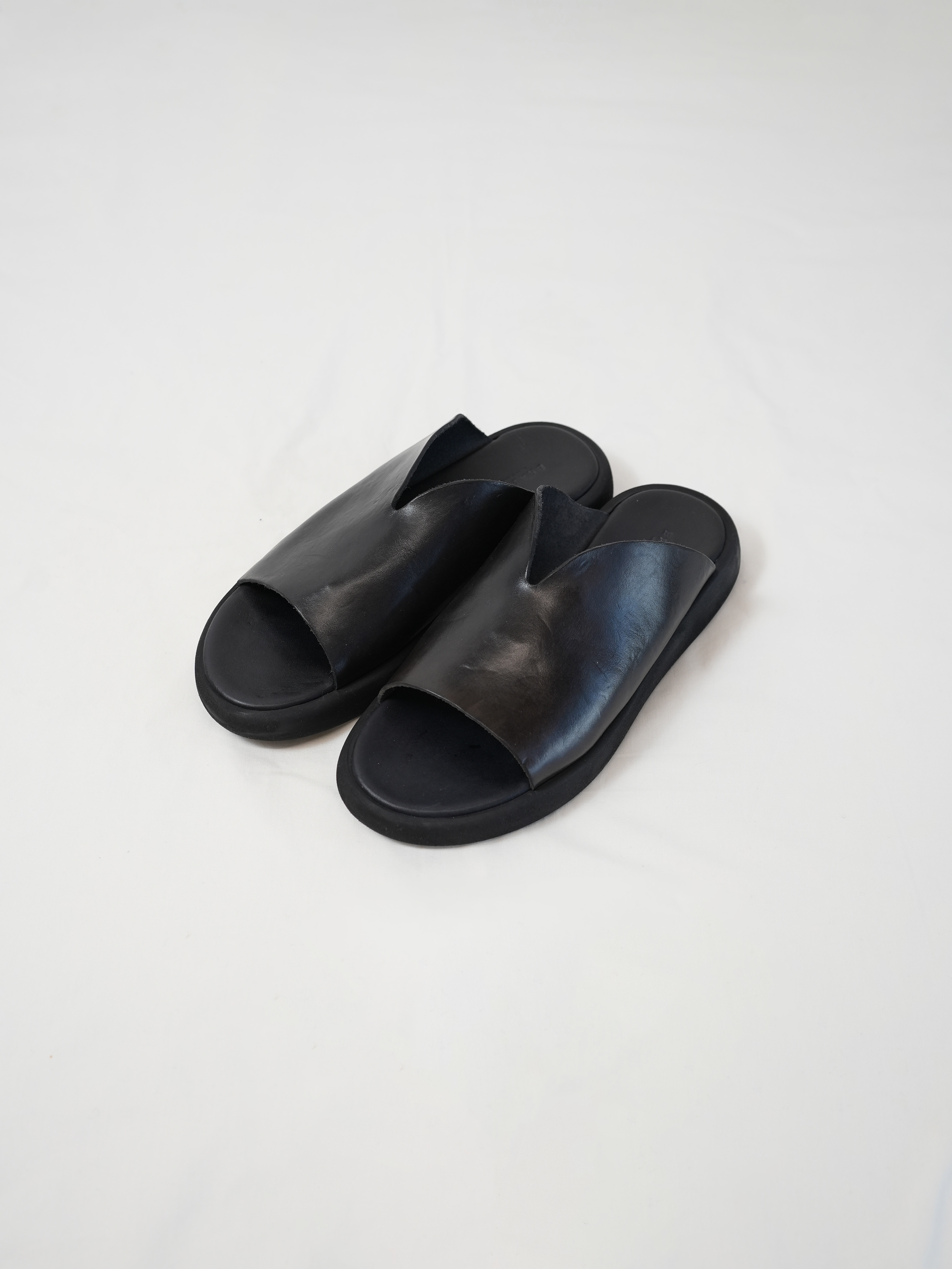 LEATHER SANDAL (92-571T-4S / NERO)
