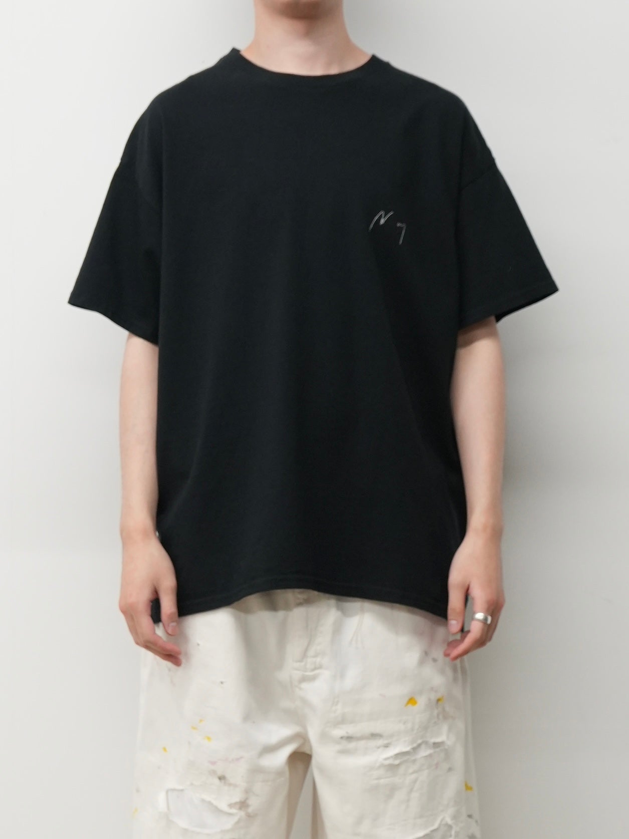 EMB SOUVENIR T-SHIRT(BLACK)