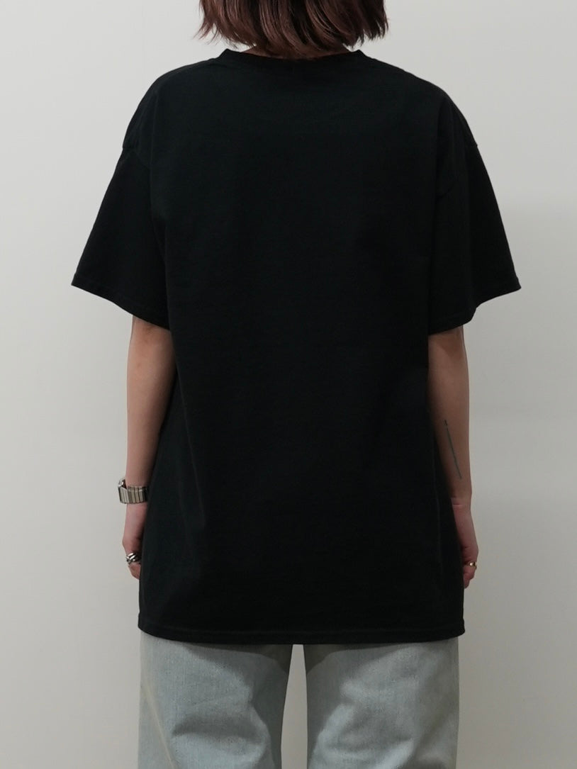 EMB SOUVENIR T-SHIRT(BLACK)