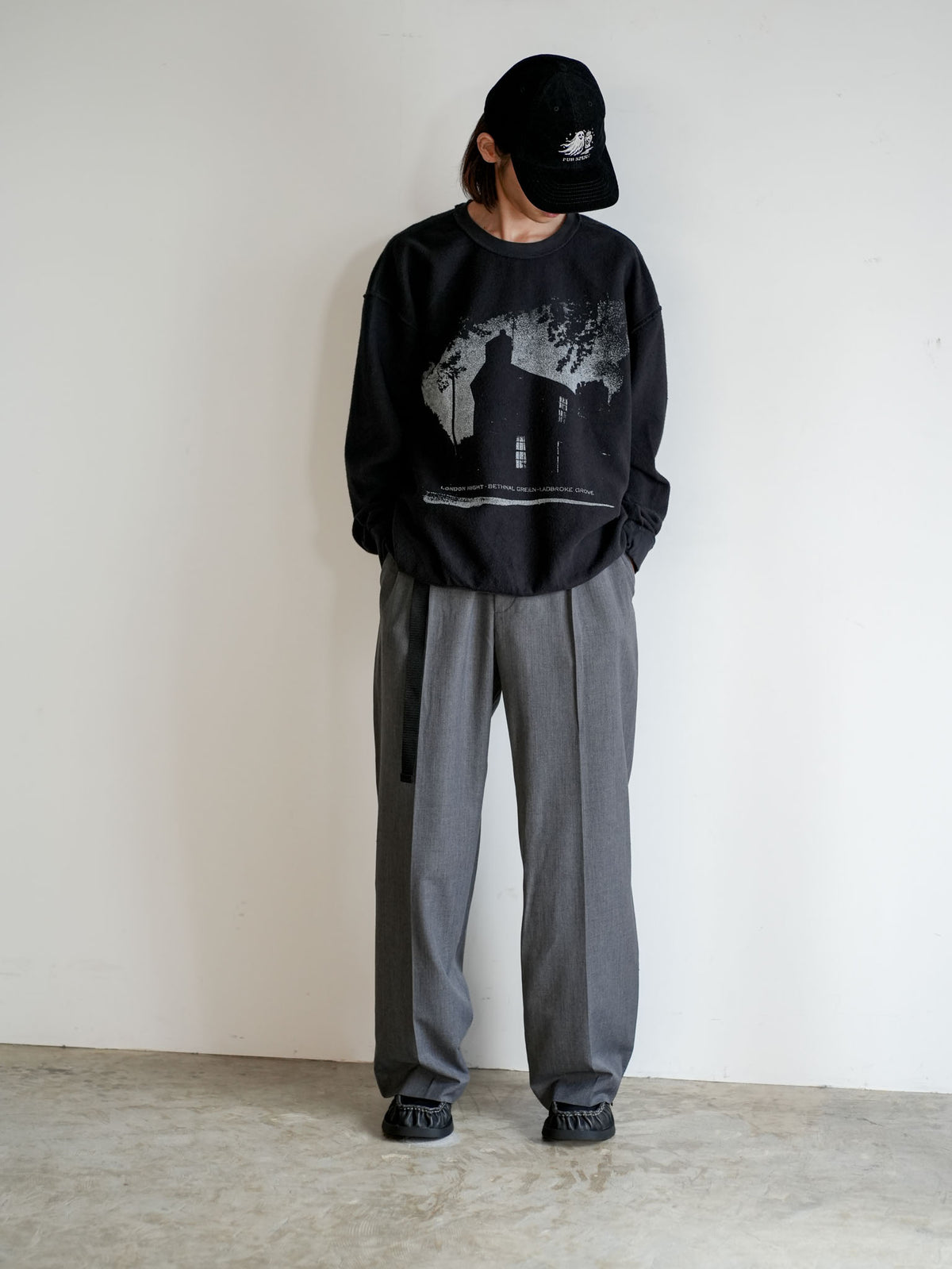 INSIDE OUT SWEATER(HOUSE)
