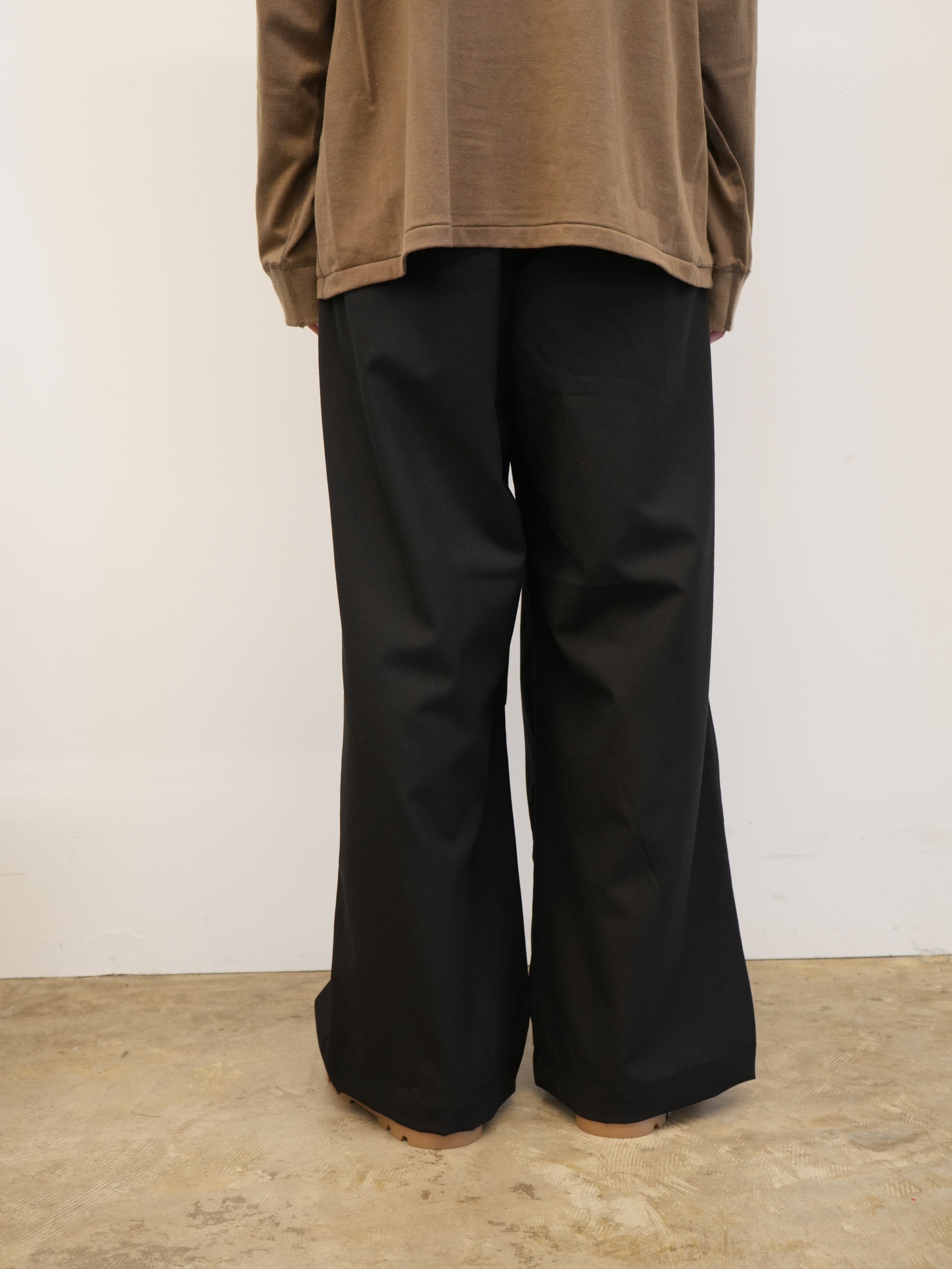 WOOL CALMSSKIN TUCK EASY SLACKS(BLACK)