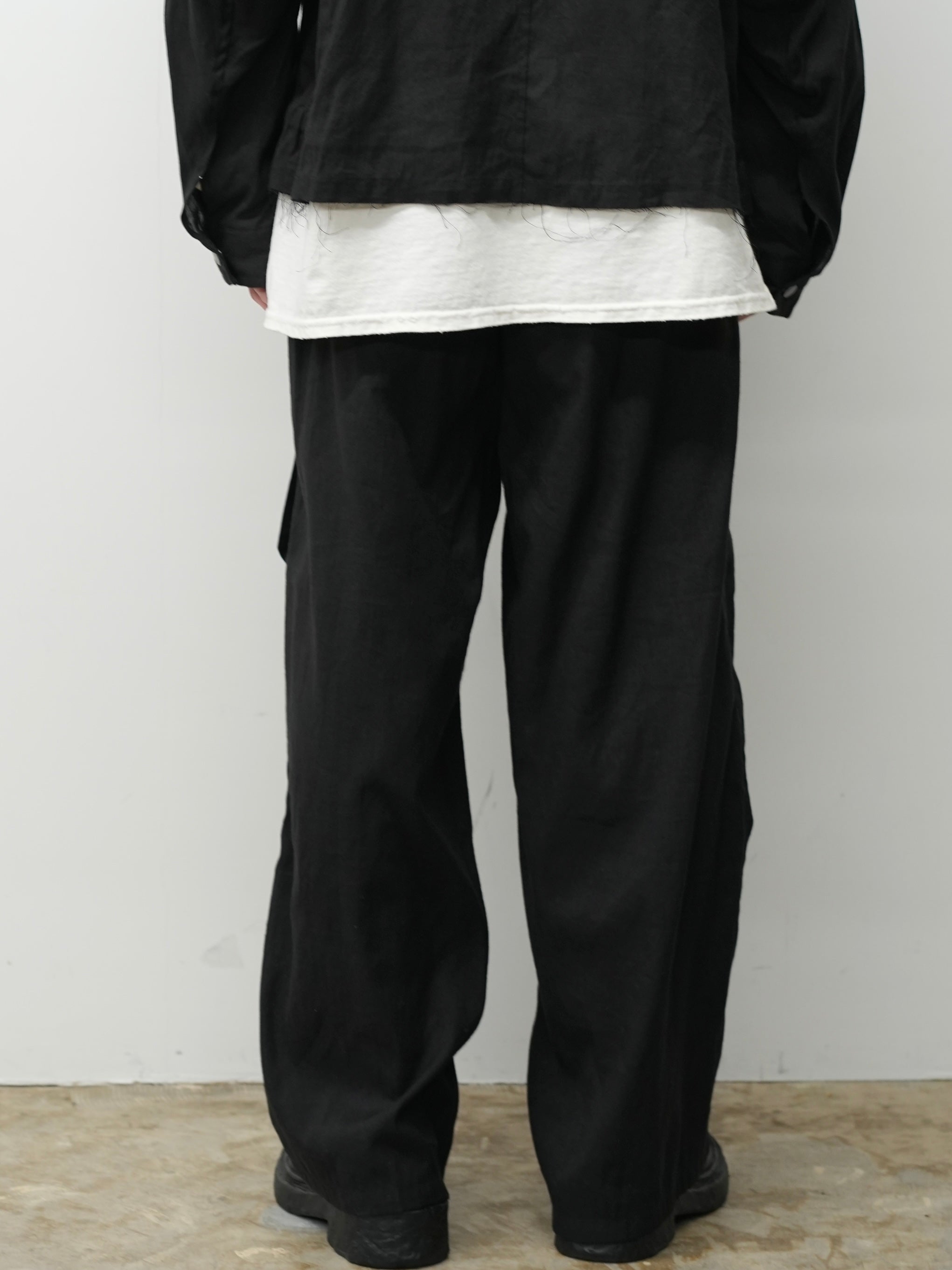 LINEN POPLIN BELT-LESS SLACKS(BLACK)