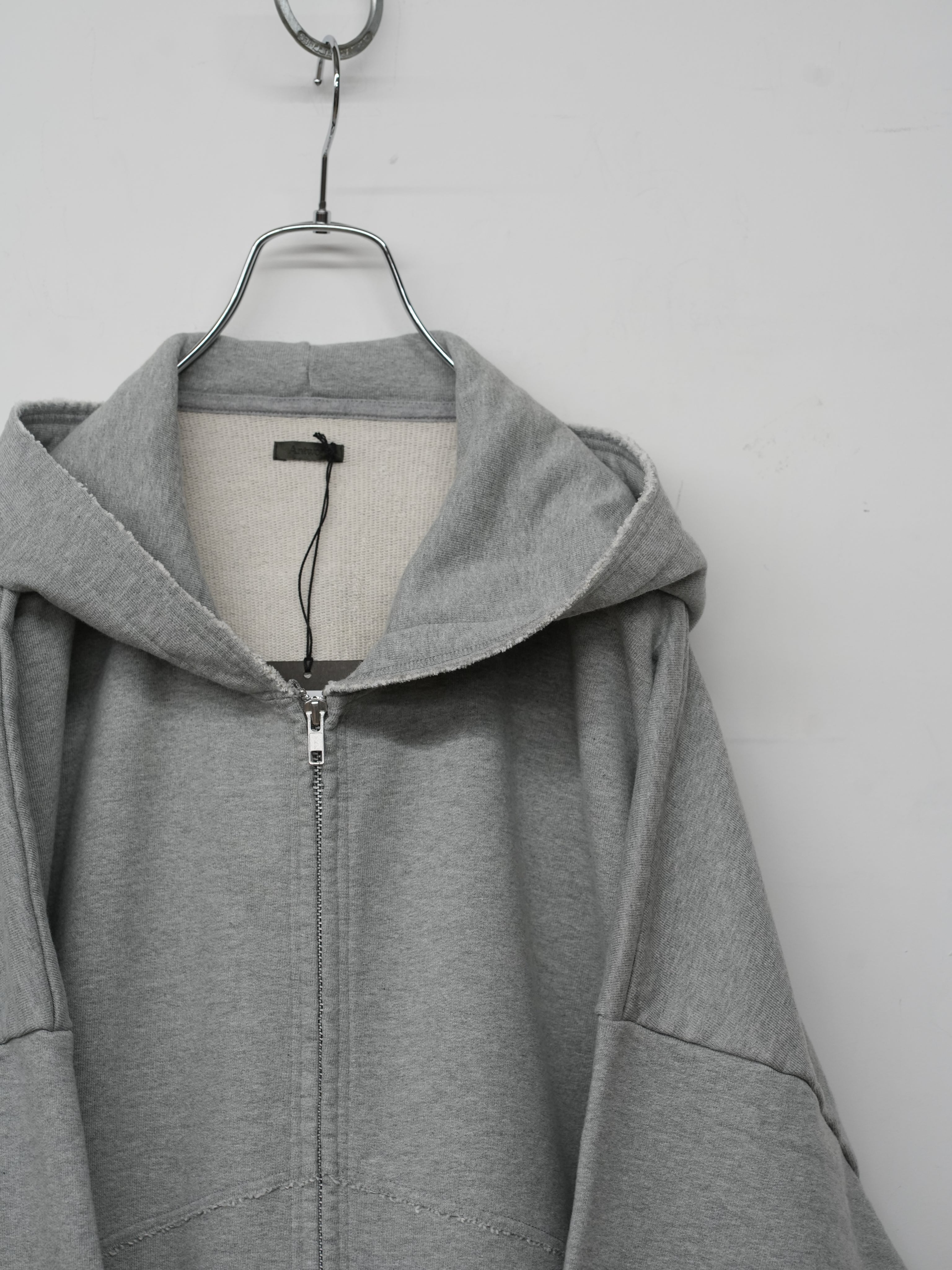 CUT OFF ZIP HOODIE