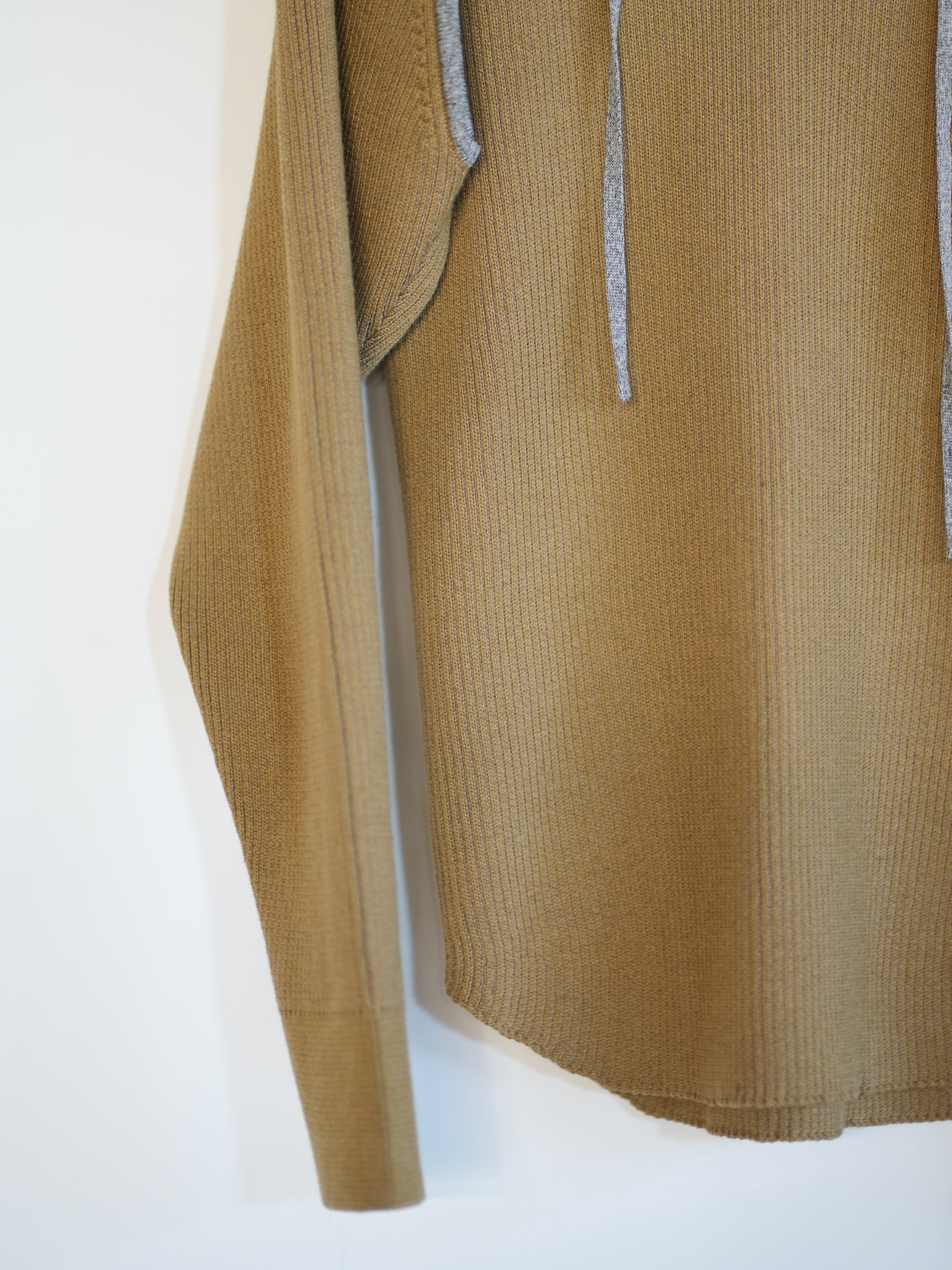 OPEN SLEEVE V/NECK KNIT TOP