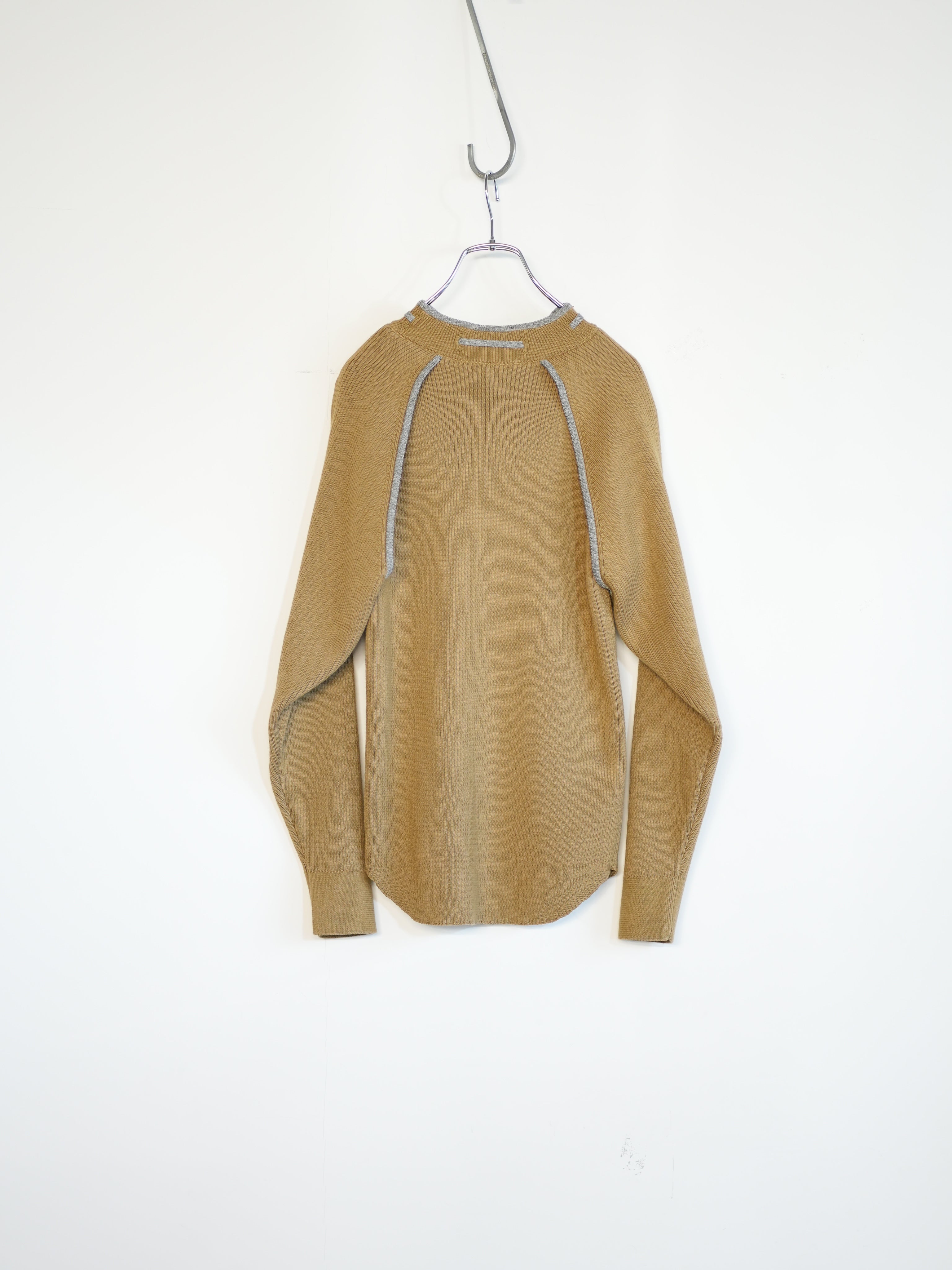 OPEN SLEEVE V/NECK KNIT TOP