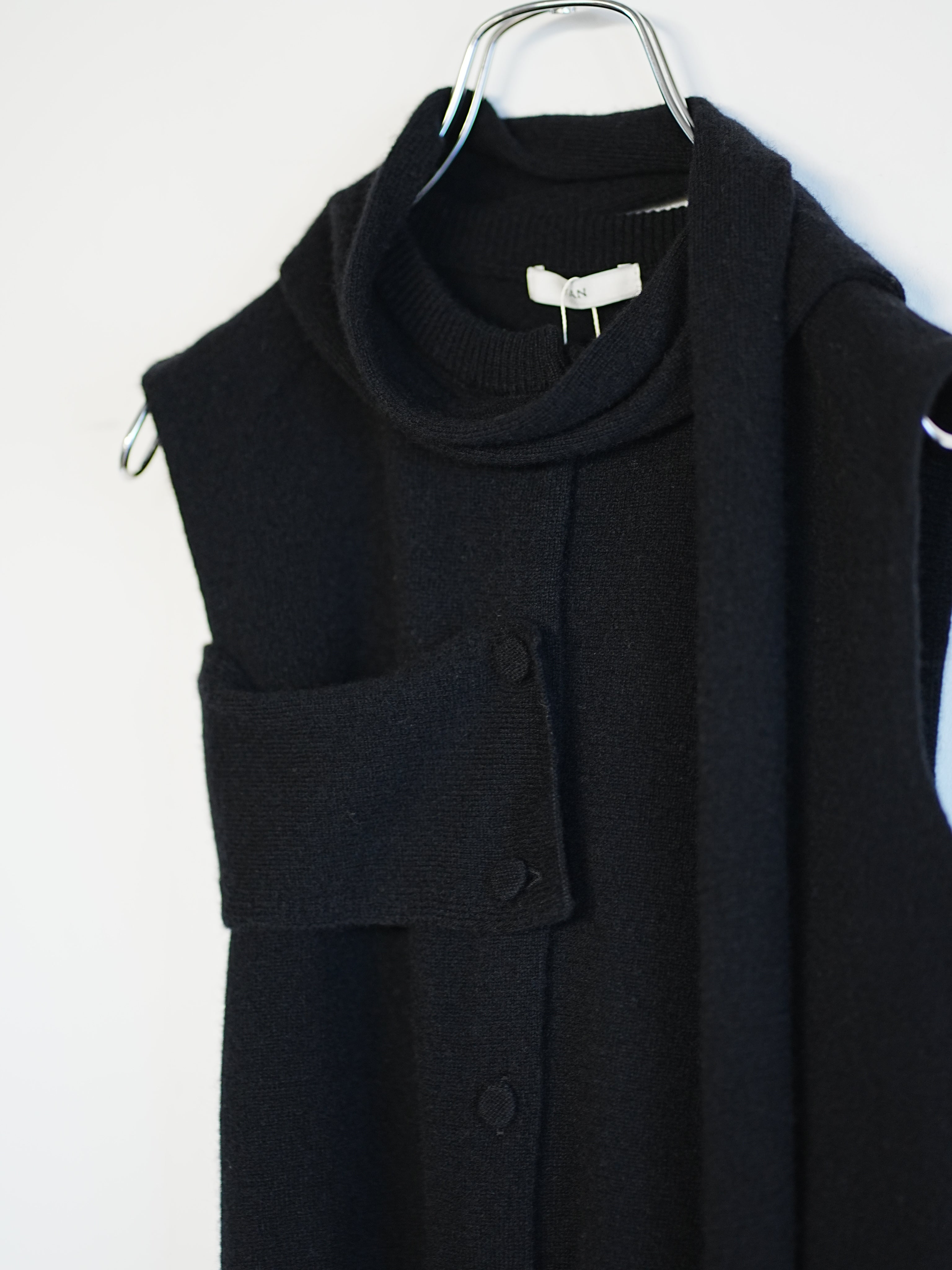 CASHMERE STRIPED KNIT VEST WITH LONG SCARF
