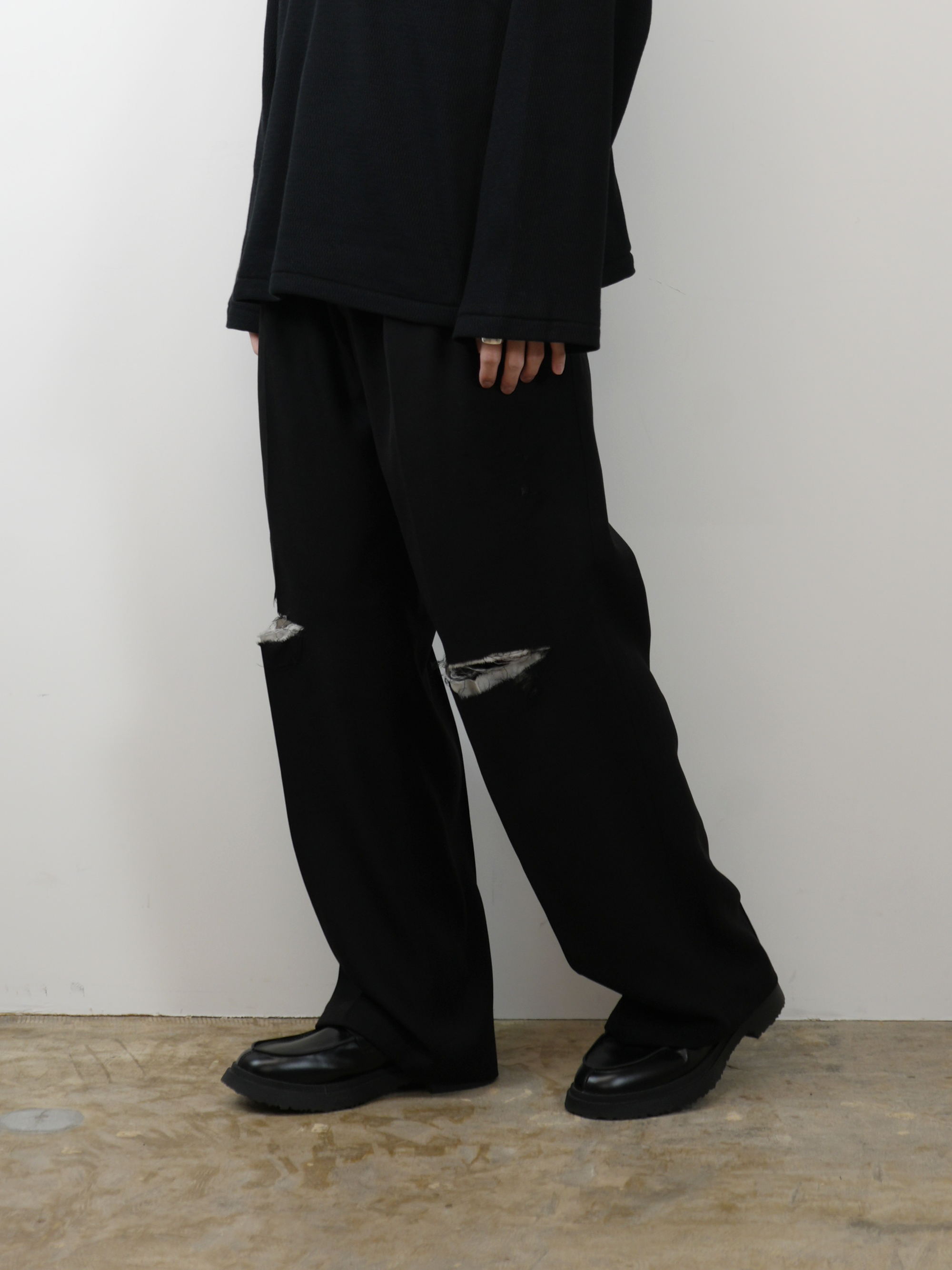 DAMAGE WOOL 2TUCK SLACKS(BLACK)