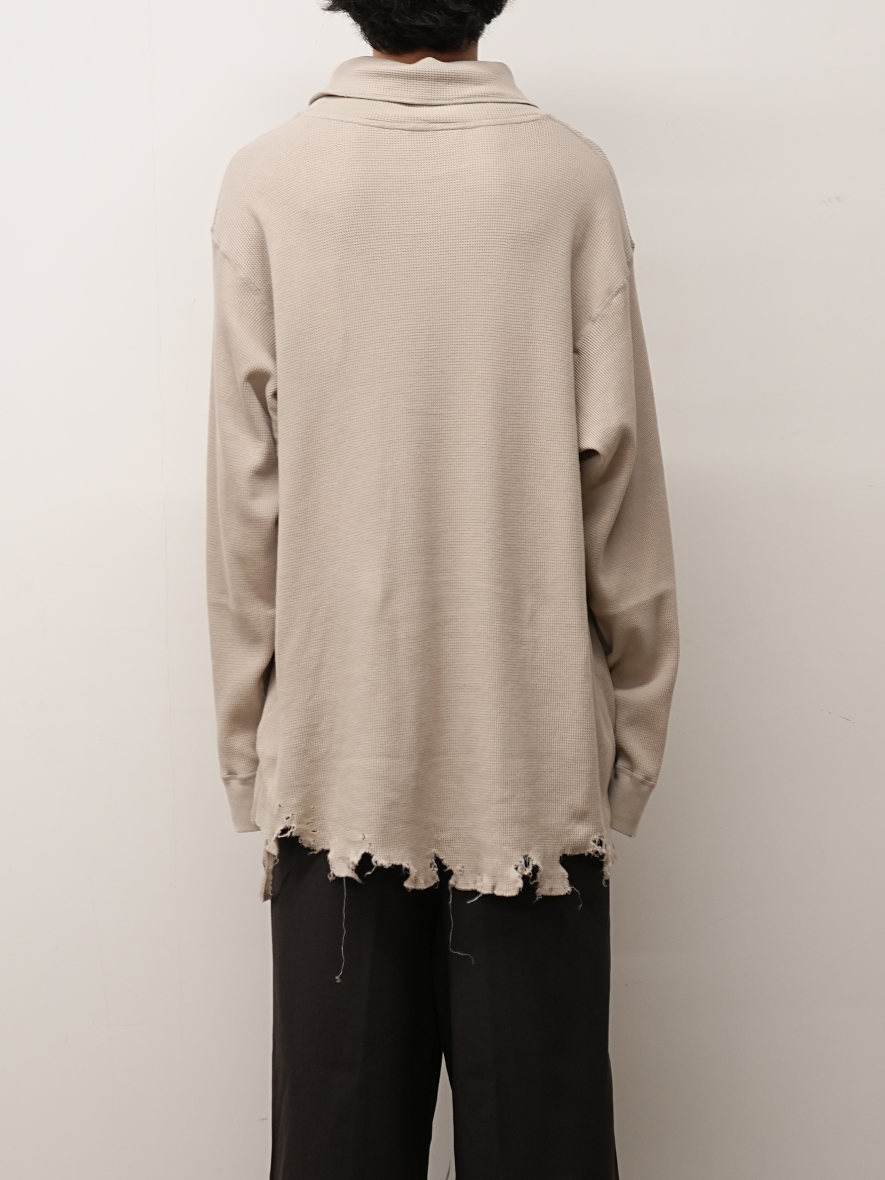 DAMAGE WAFFLE HI-NECK LS T-SHIRT(GREIGE)