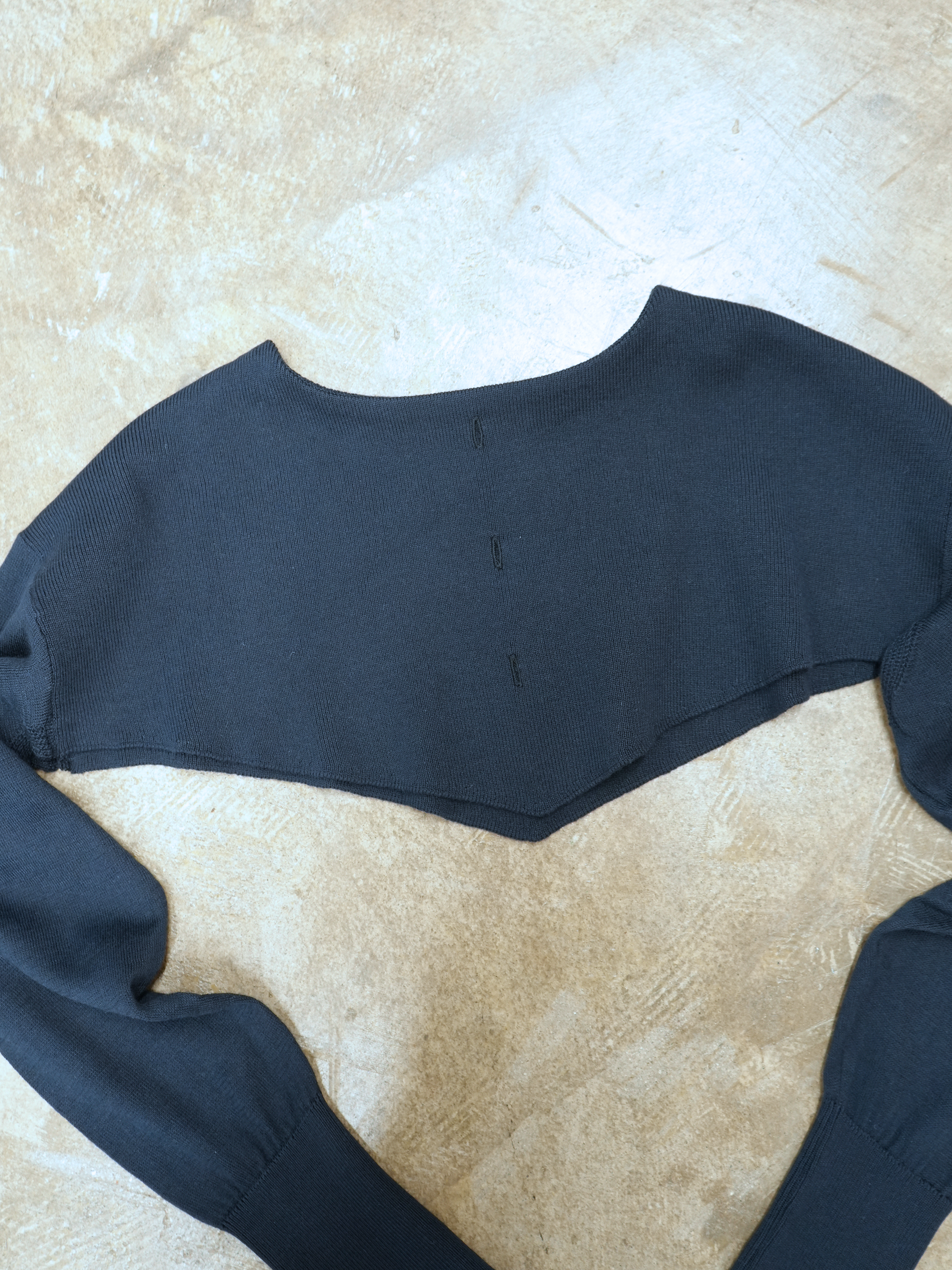 SILK MIX V/HEM SHORT TOPS