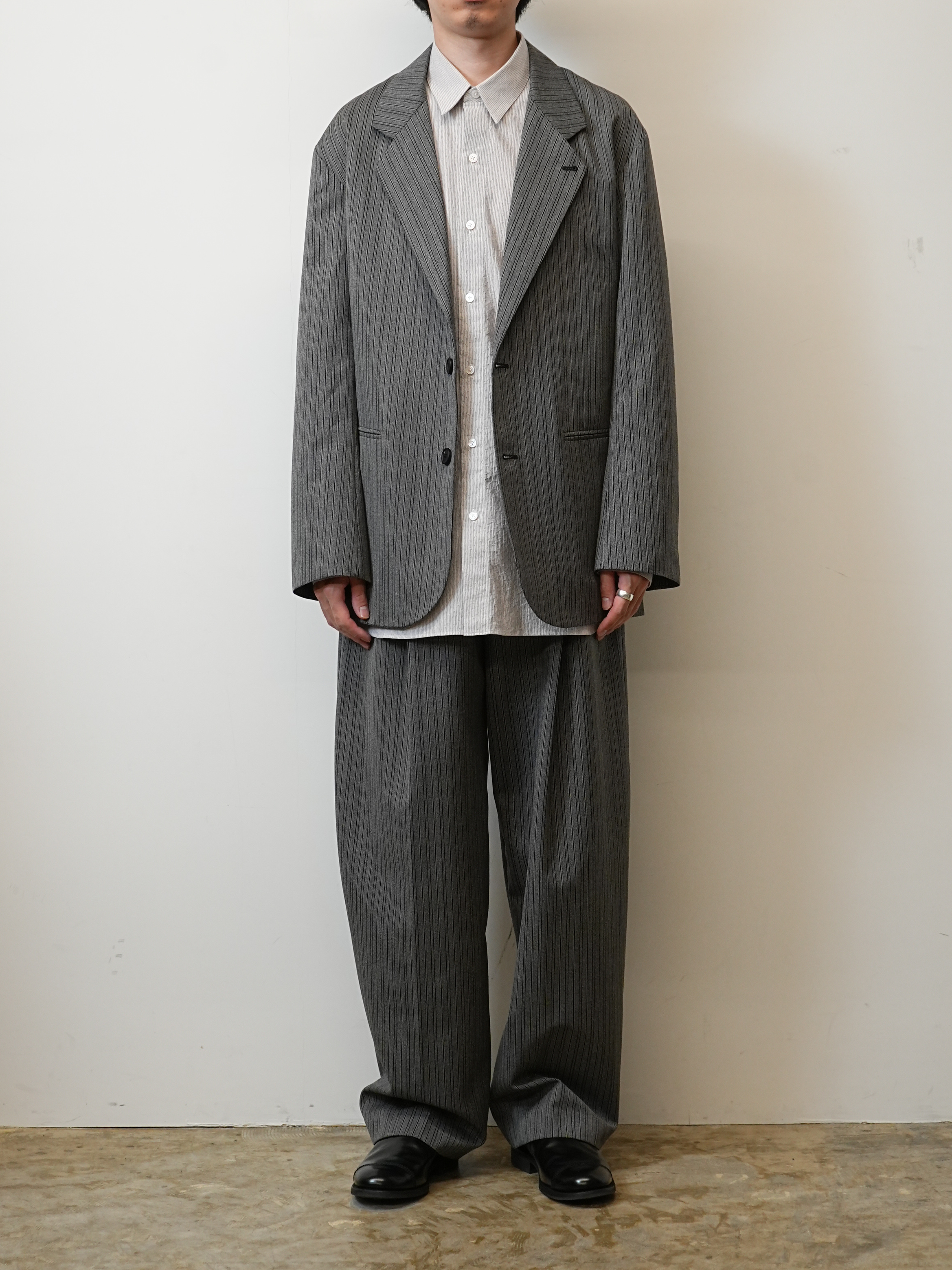 DOUBLE PLEATED WIDE PANTS(BLACK/WHITE STRIPES)