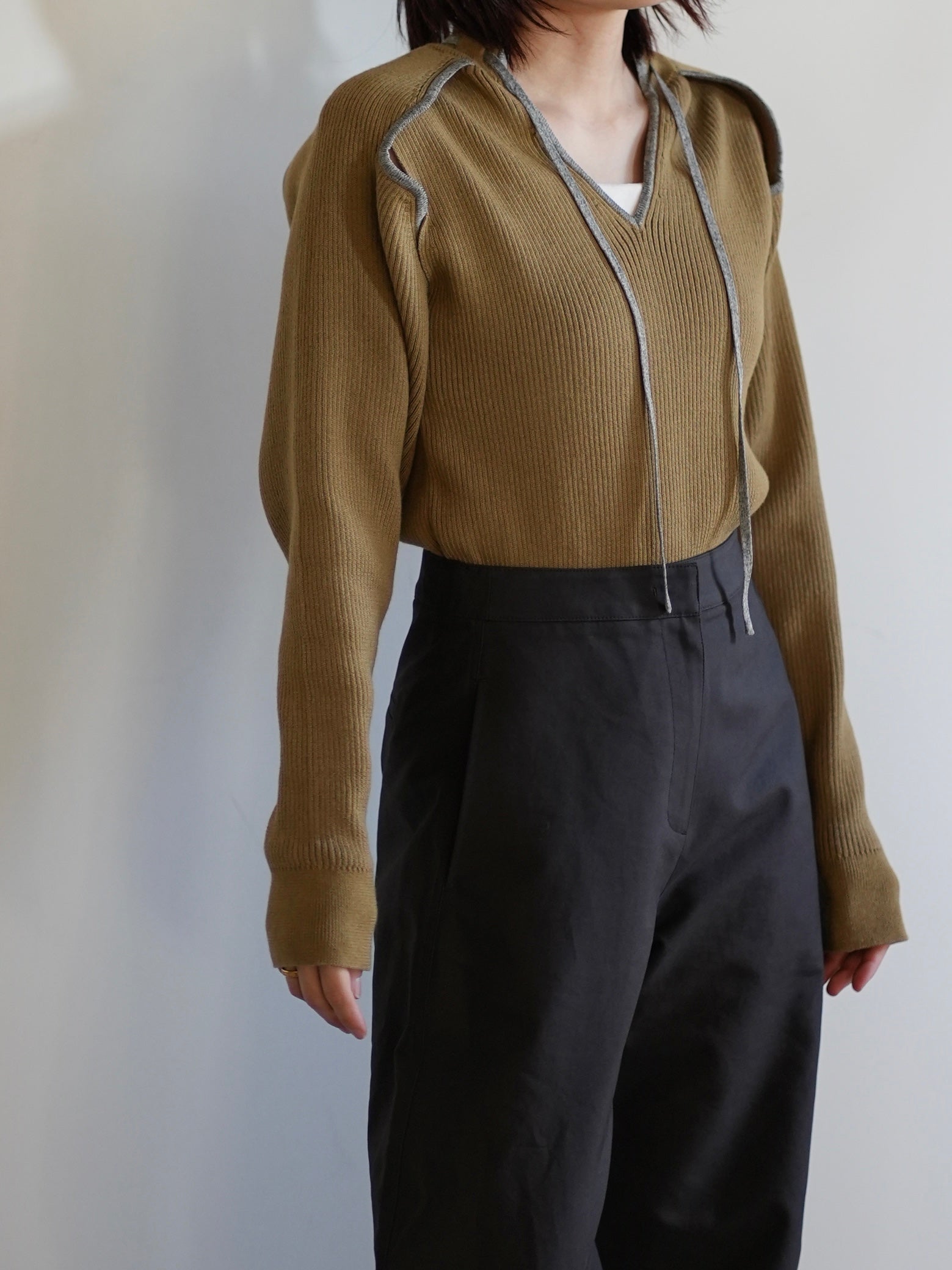 *OPEN SLEEVE V/NECK KNIT TOP