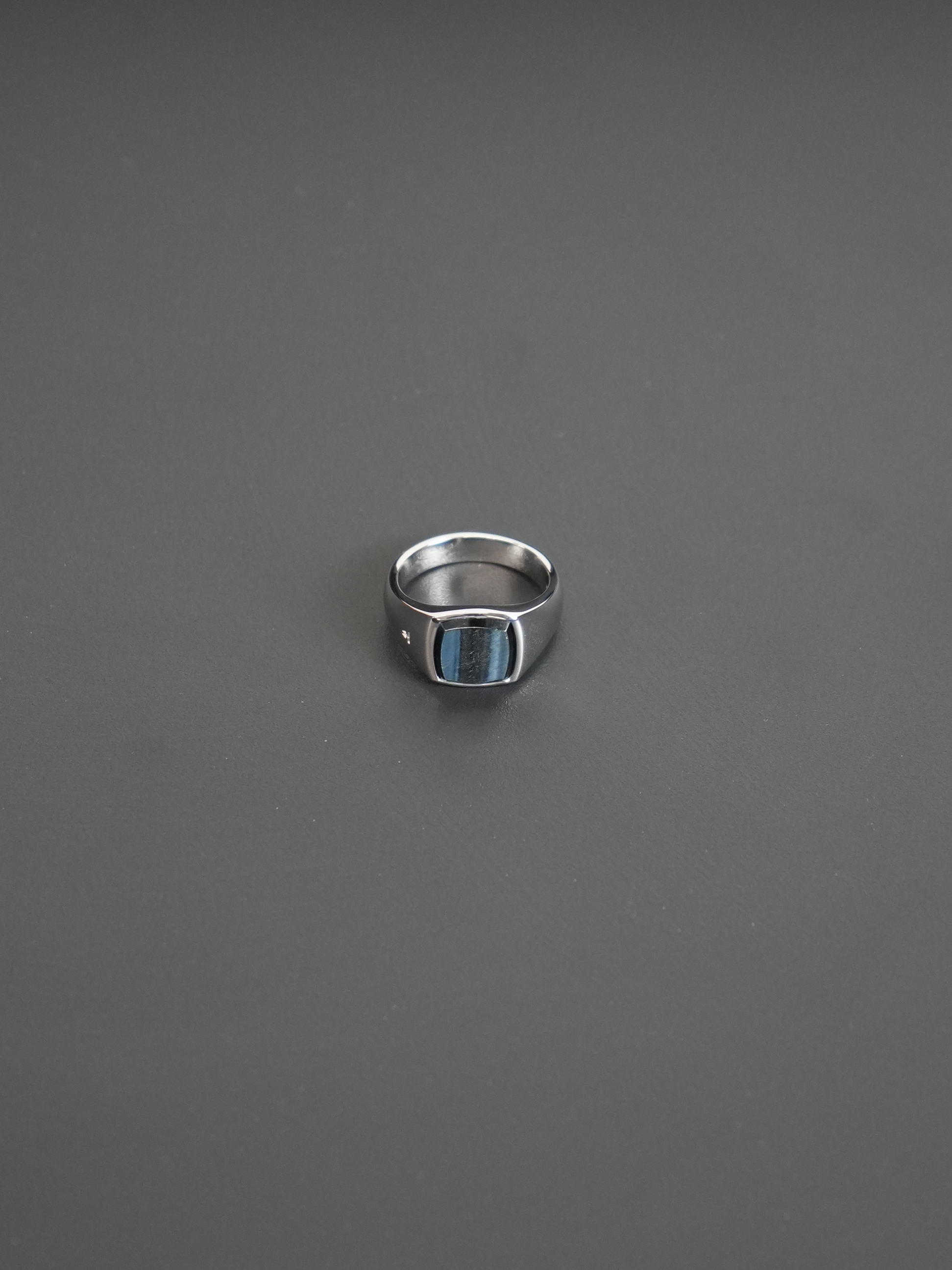 TOM WOOD Kay Ring Blue Hawk Eye サイズ44 Tom Wood Kay Ring Blue Hawk Eye at CareOfCarl.com