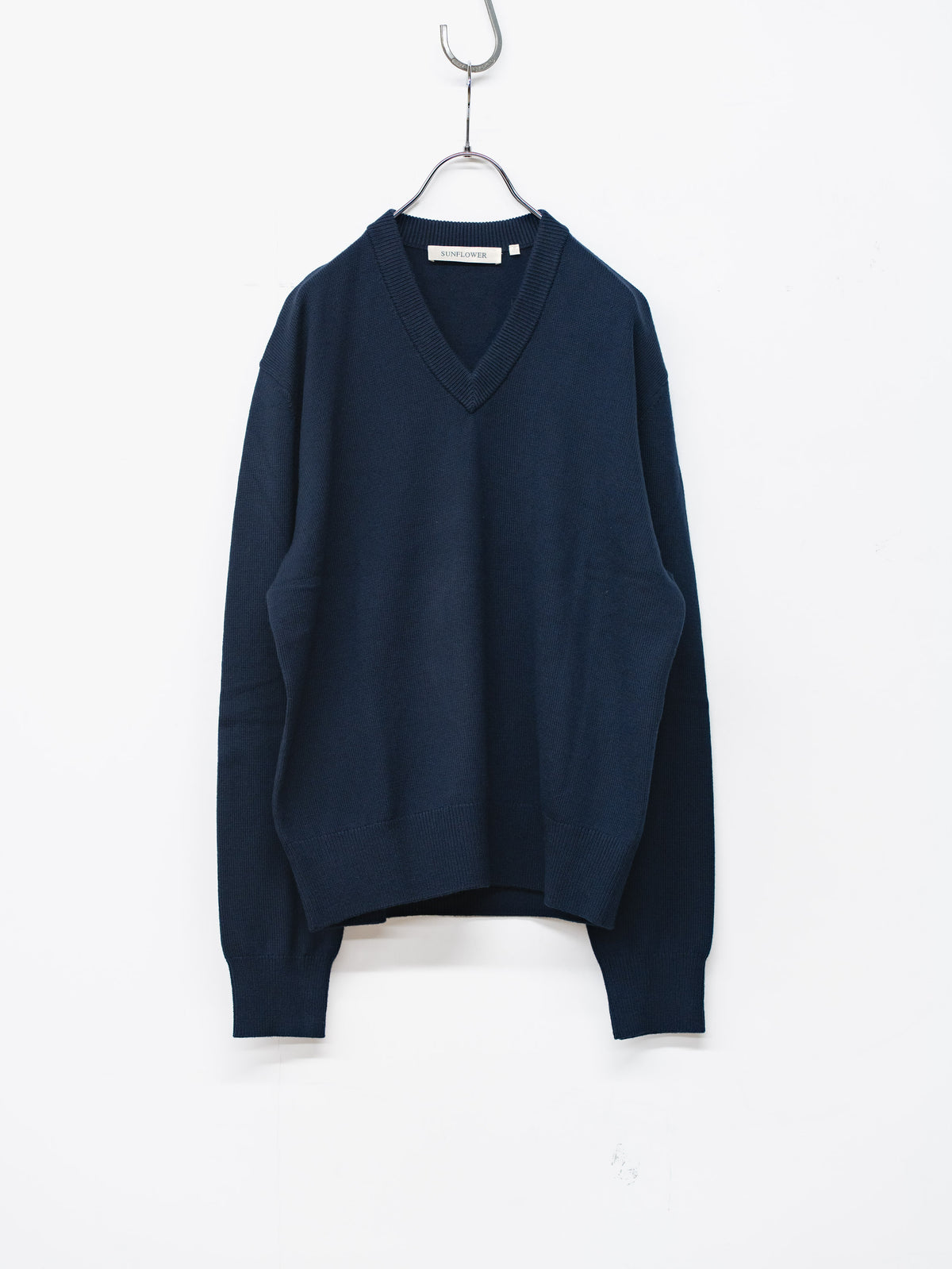 MOON MERINO V NECK