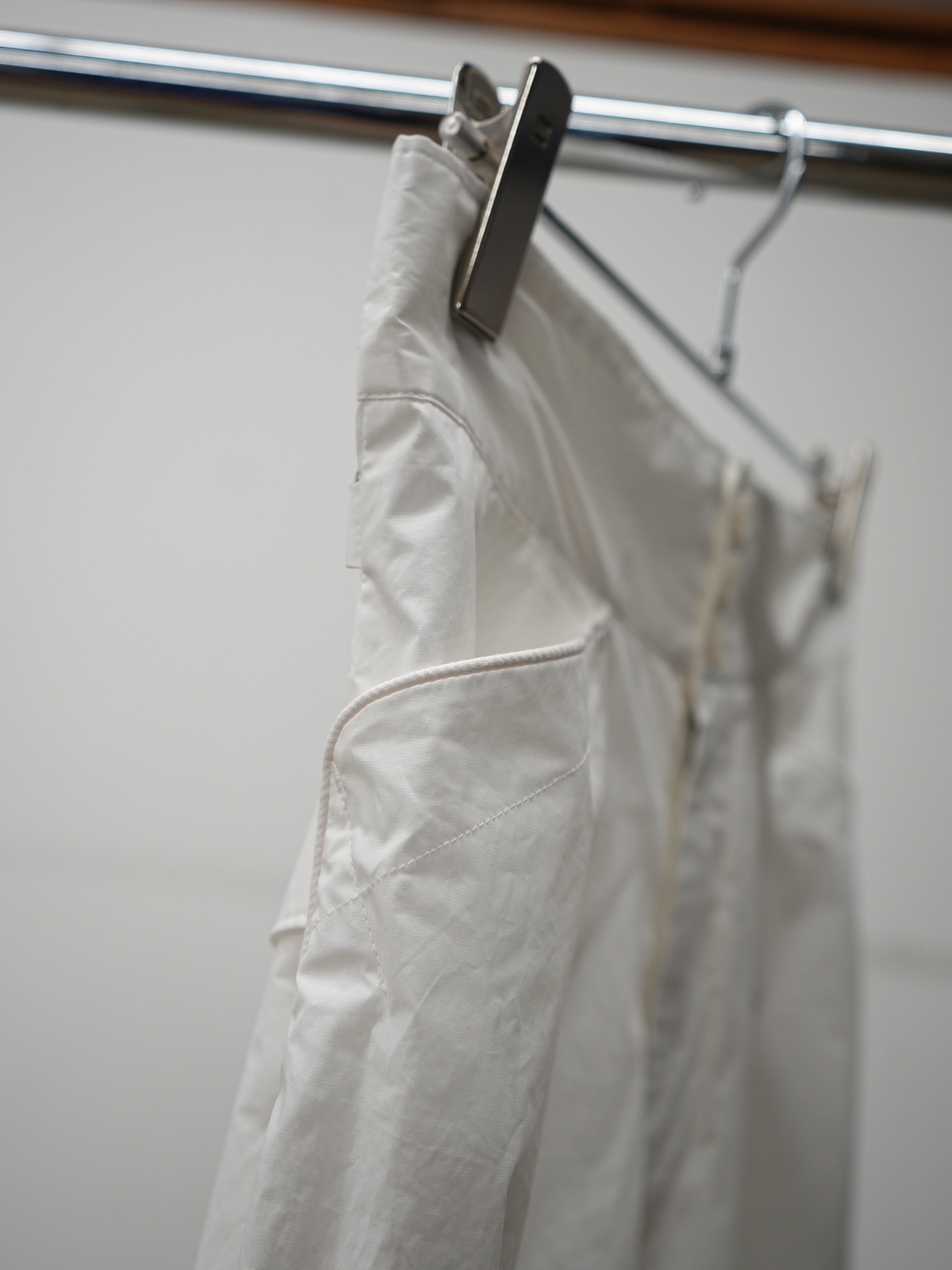 COATED COTTON SIDE TRIM SLACKS