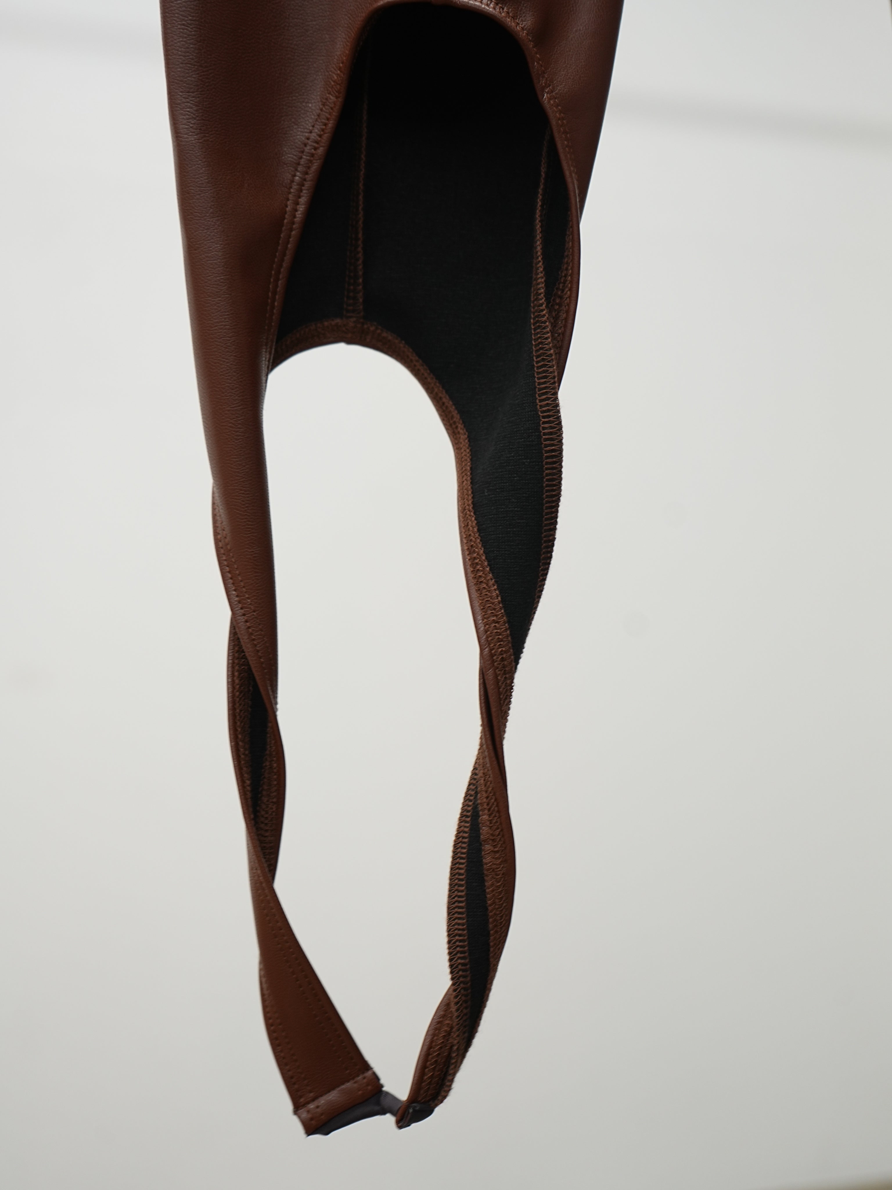 STRETCH VEGAN LEATHER STIRRUPS LEGGINGS