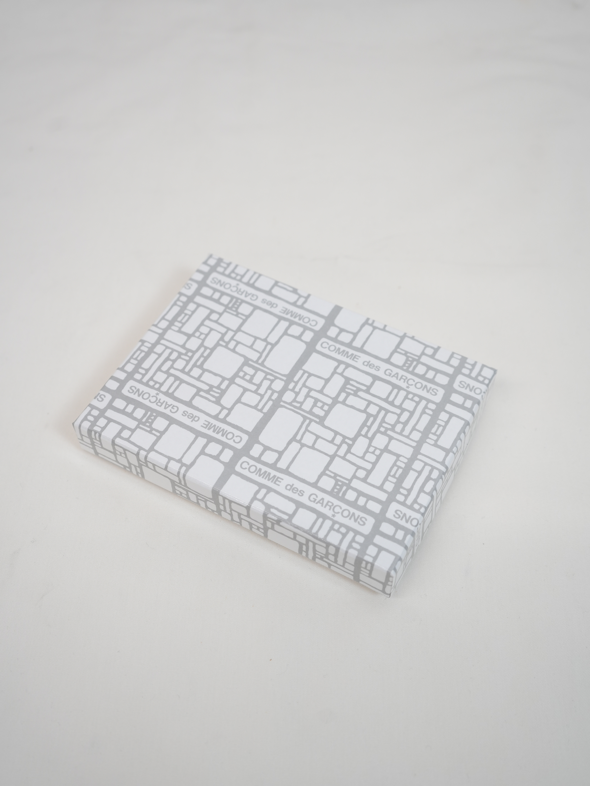 SILVER EYELET(POUCH / S SIZE)