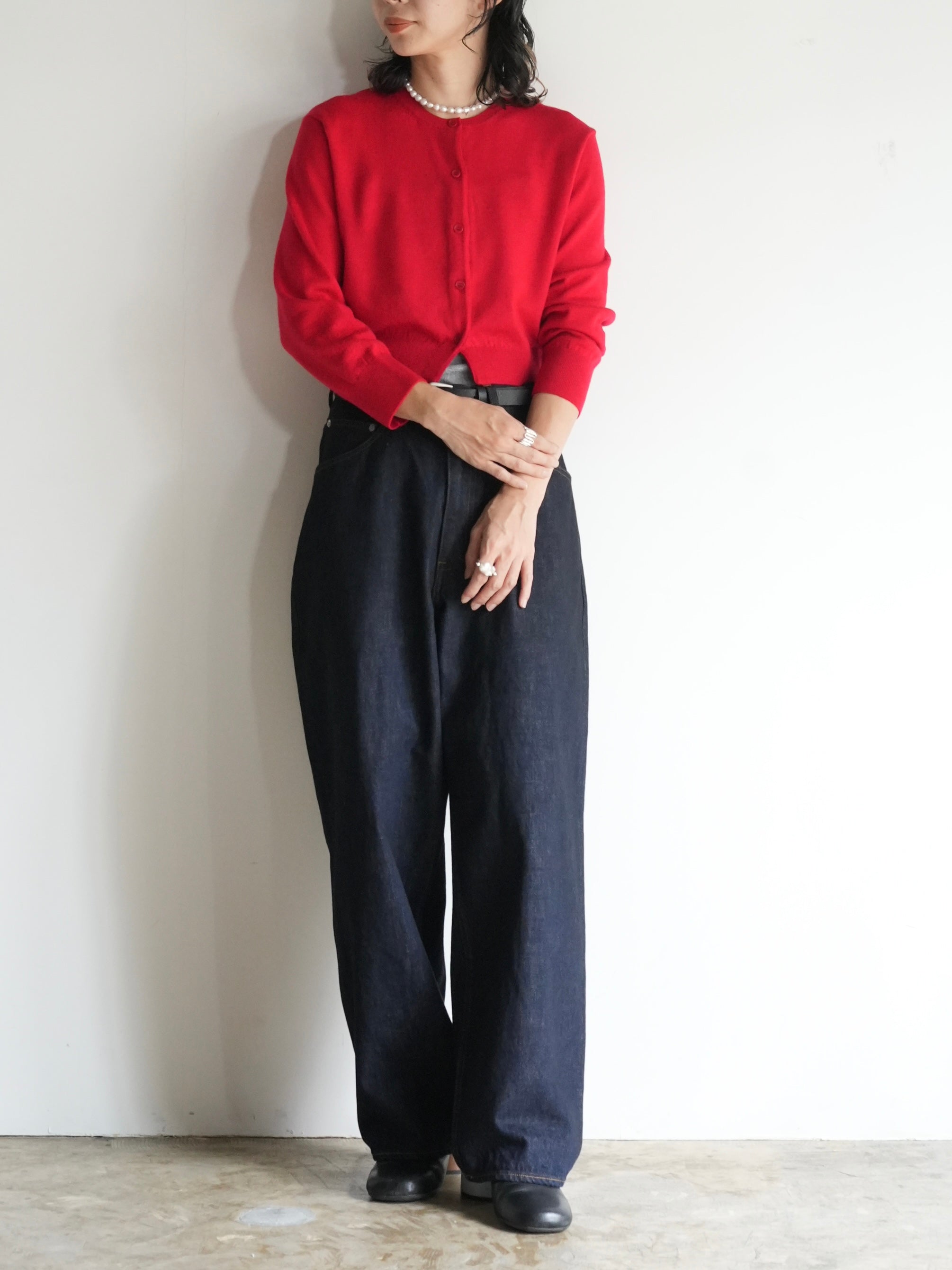 ROUND NECK CROP CARDIGAN