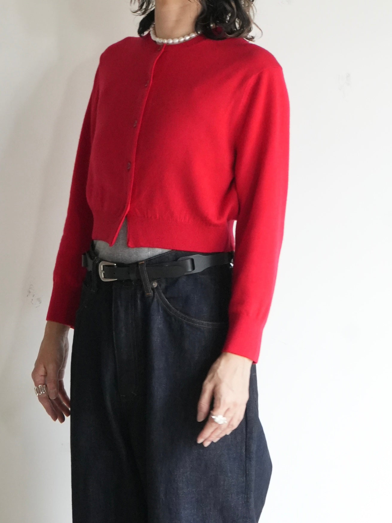 ROUND NECK CROP CARDIGAN