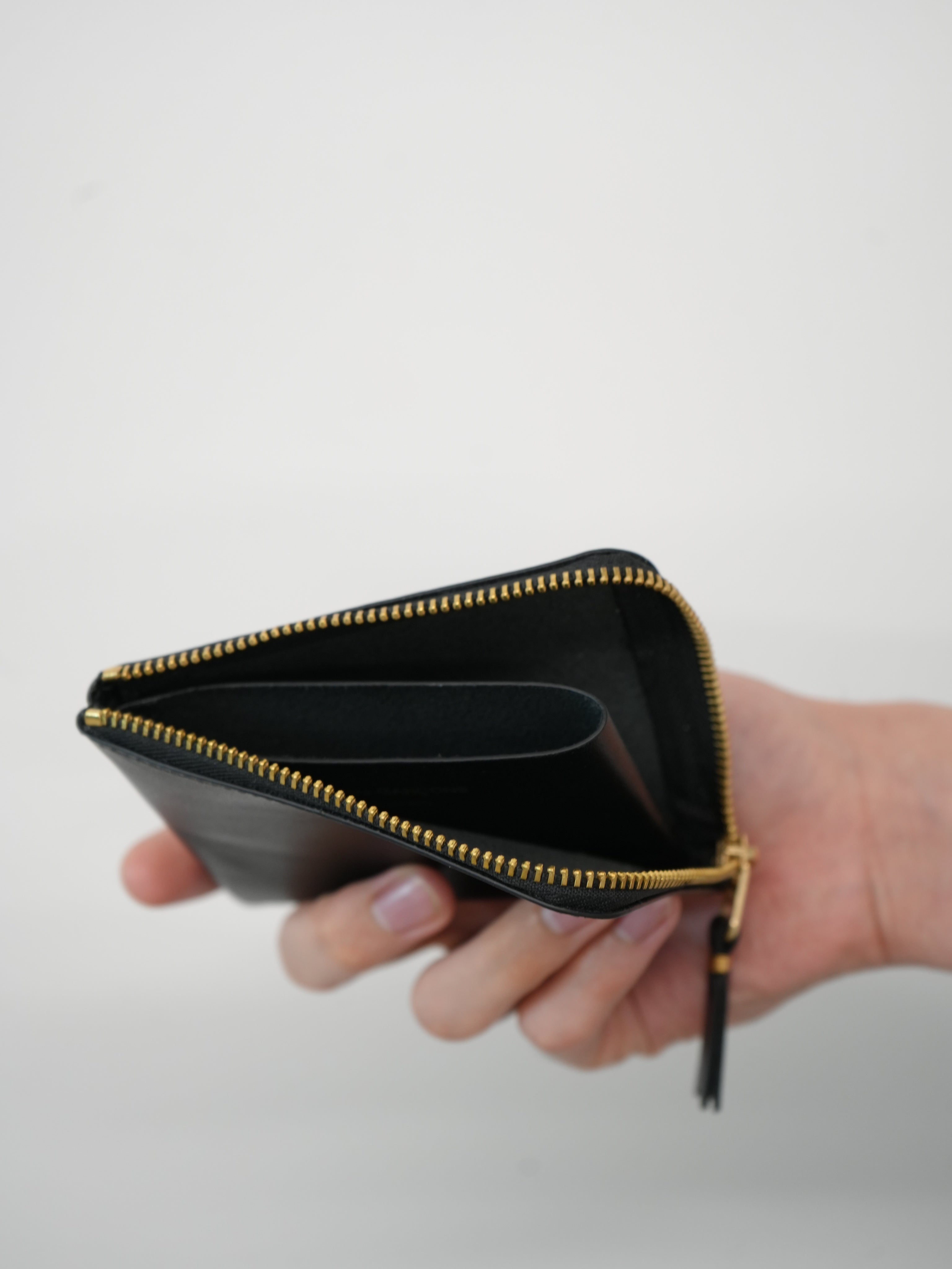 CLASSIC LEATHER LINE C (L字型ZIP WALLET)